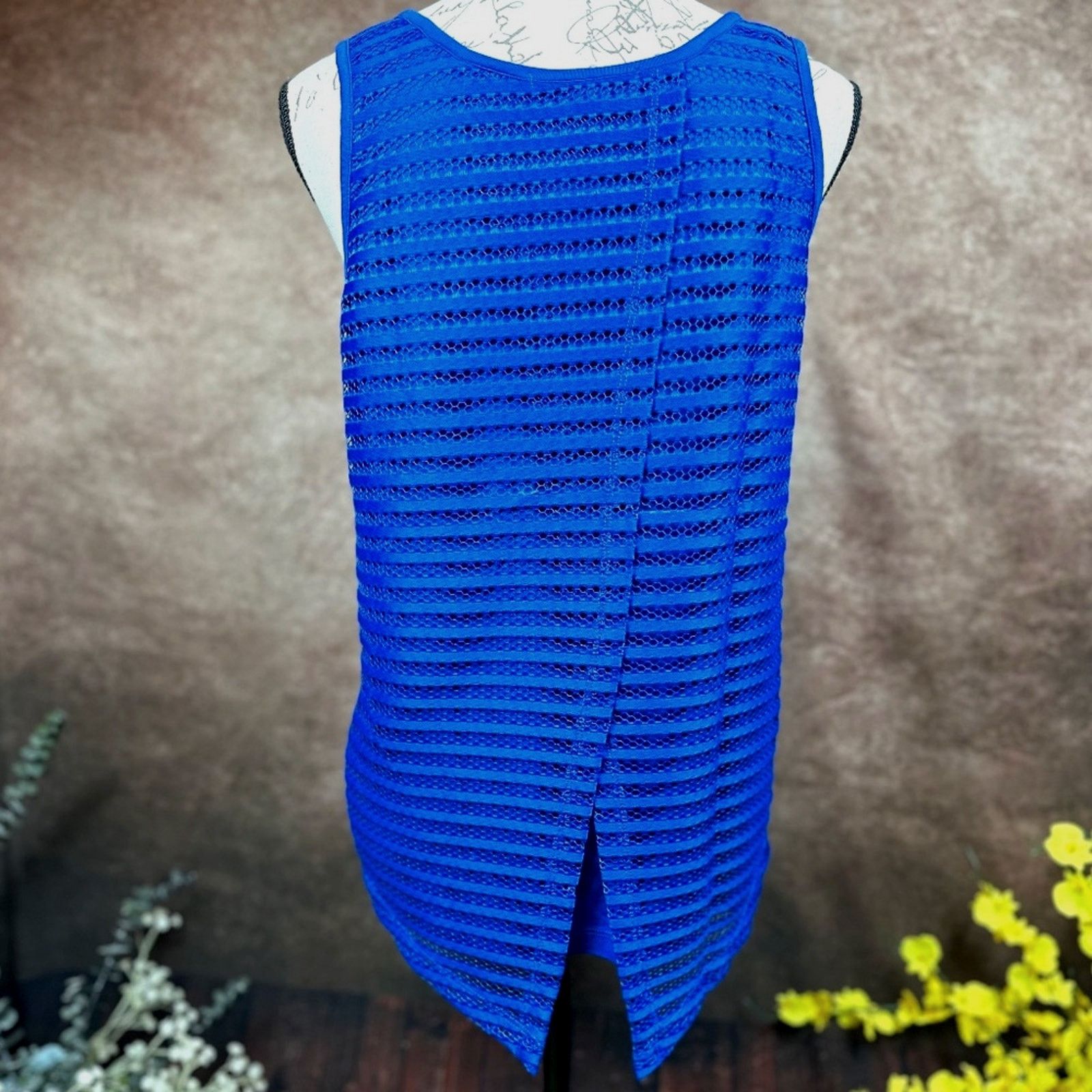 TART Collections Lemon Tart Sleeveless Tee Mesh V Back Arctic Blue size M Size M / US 6-8 / IT 42-44 - 6 Thumbnail