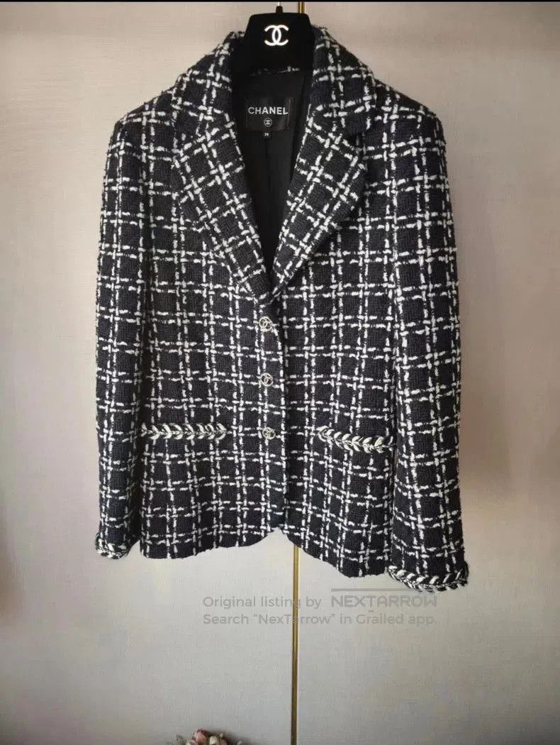 Chanel Chanel Tweed Checkered Jacket . Size US M / EU 48-50 / 2 - 1 Thumbnail