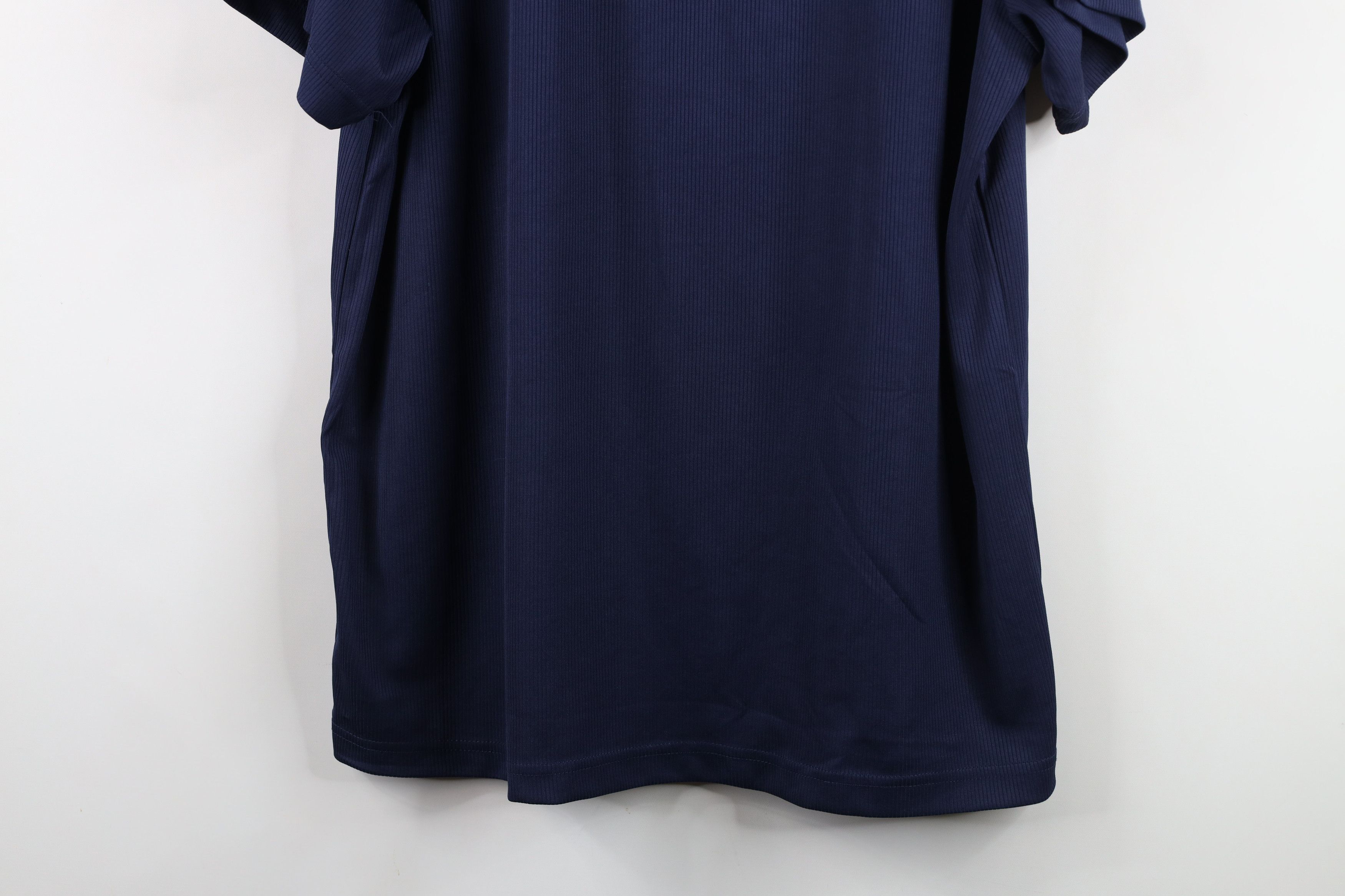 Vintage Vintage 90s Streetwear Knit Short Sleeve V-Neck T-Shirt Size US XL / EU 56 / 4 - 3 Thumbnail