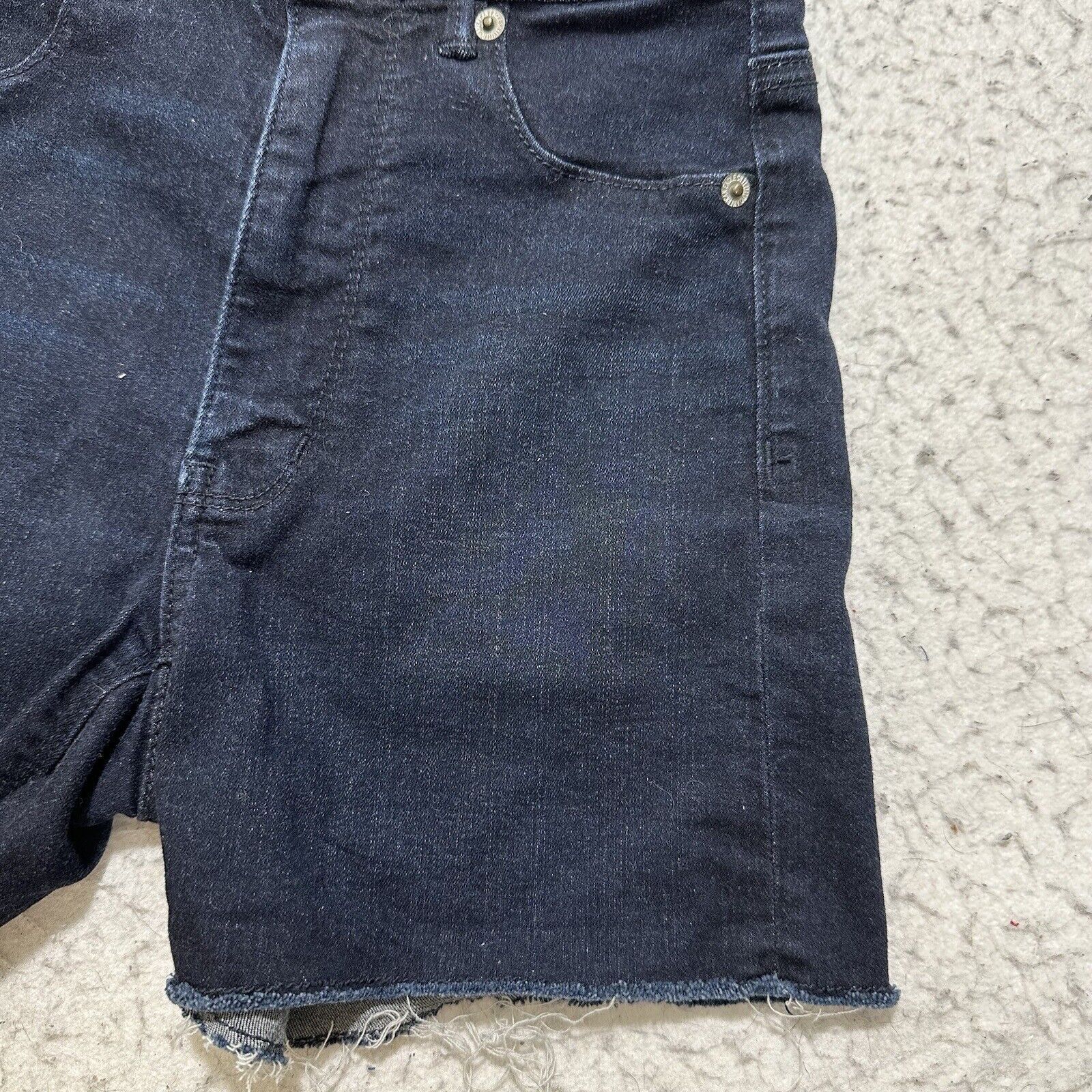 American Eagle Outfitters American Eagle 2 Super Stretch 4" Inseam Denim Jean Shorts Size 26" / US 2 / IT 38 - 3 Thumbnail