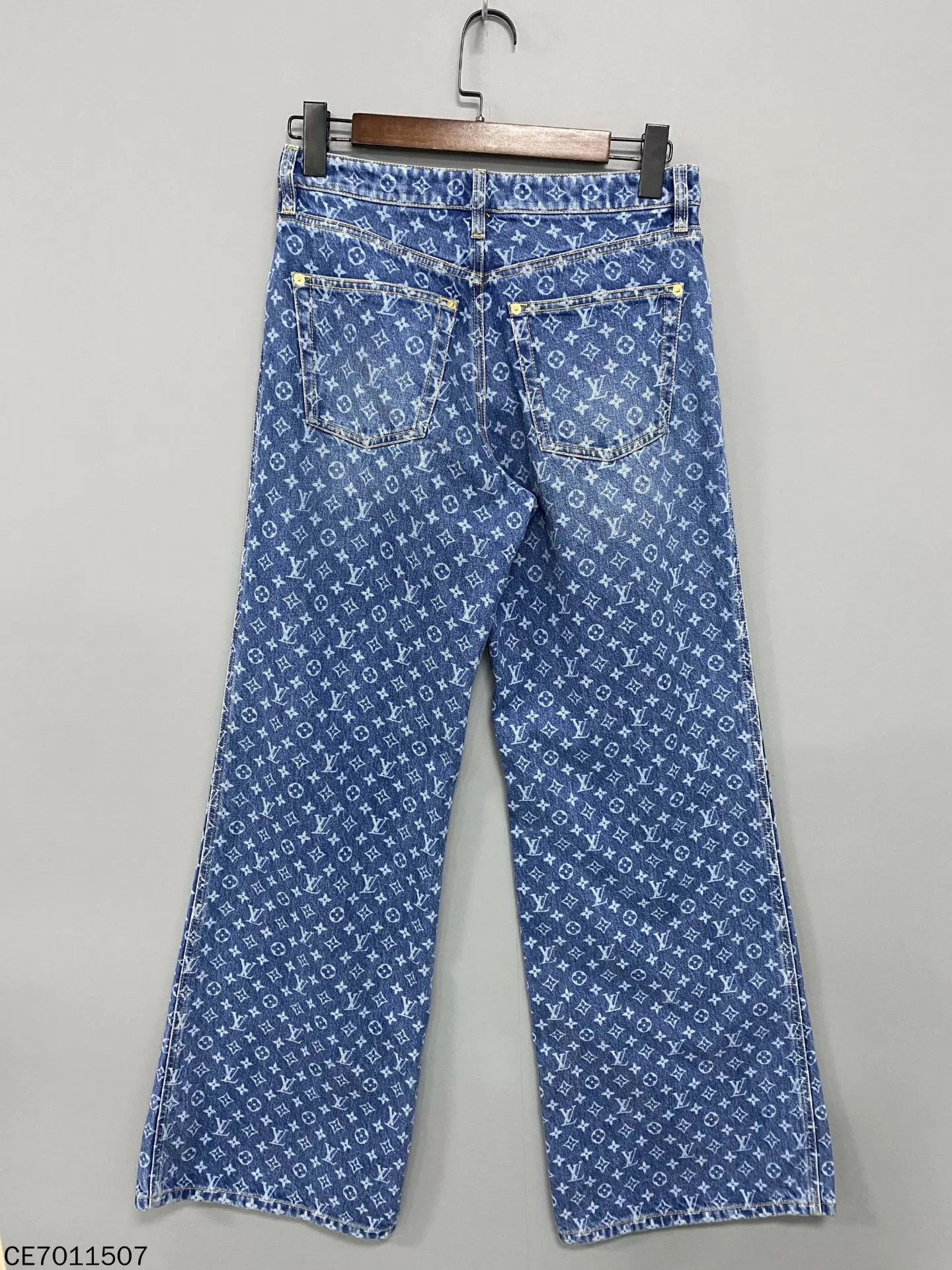 Louis Vuitton LV 25fw Washed Monogram All Over Print Jeans 38 Size 27" / US 4 / IT 40 - 3 Thumbnail