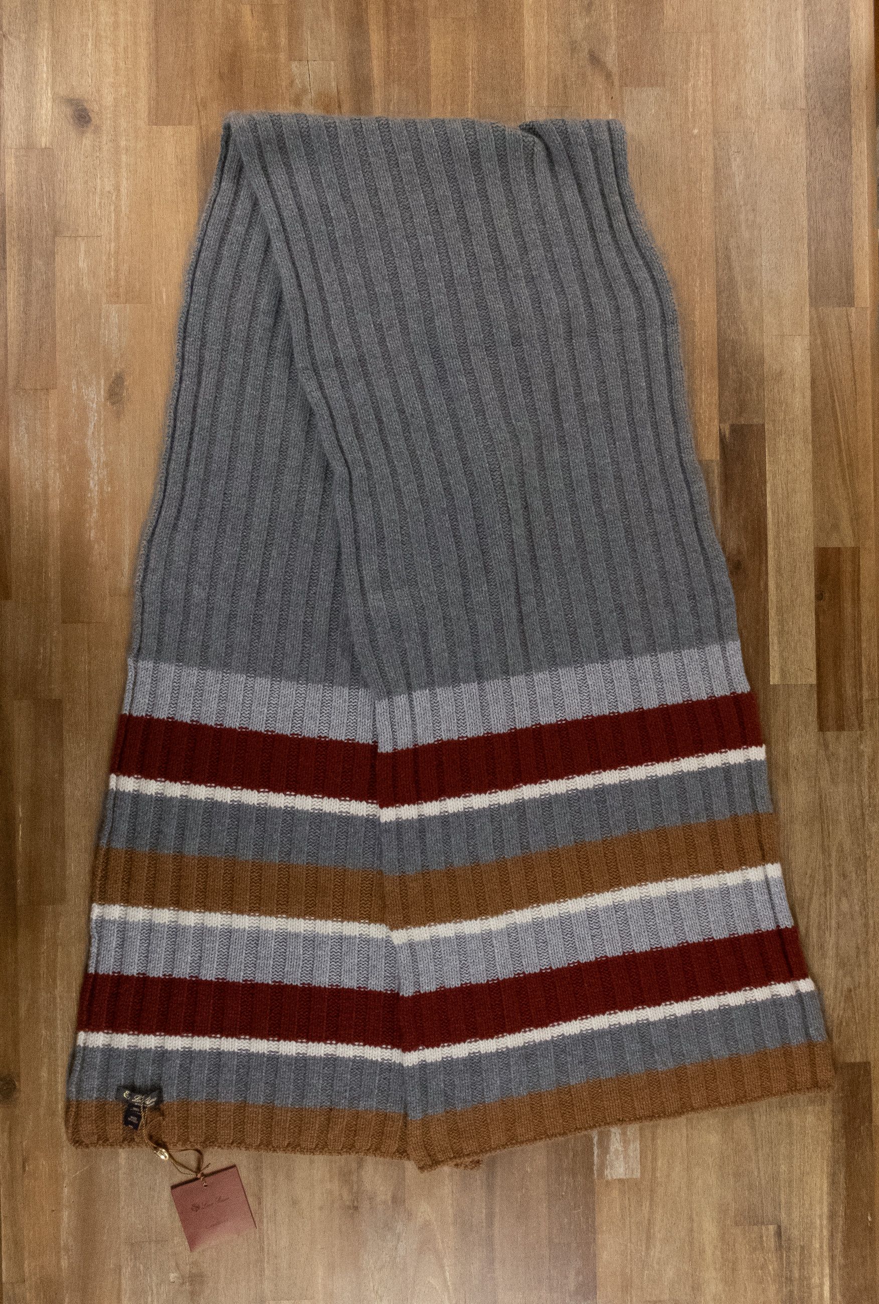 image of Loro Piana Deer Valley Gray Red Brown Knit Cashmere Scarf in Grey, Women's