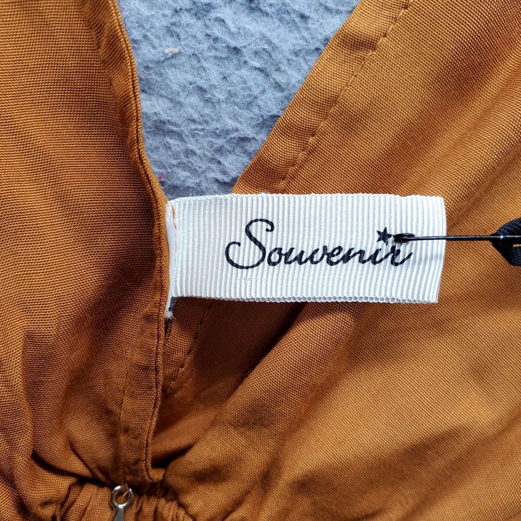 Vintage Souvenir Blouse Womens M Tan Boho Butterfly Sleeve V-Neck Tie Back Shirt Mens? Size M / US 6-8 / IT 42-44 - 7 Thumbnail