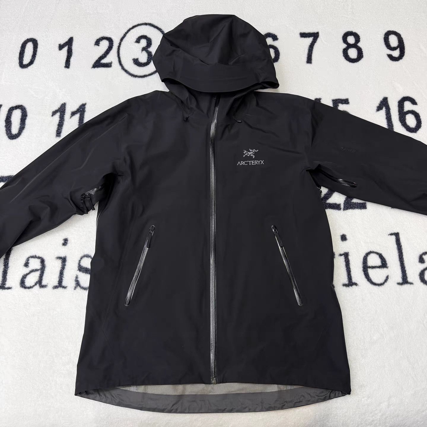Arc'teryx Arcteryx BETA LT Hardshell Jacket K15 Size US L / EU 52-54 / 3 - 1 Thumbnail