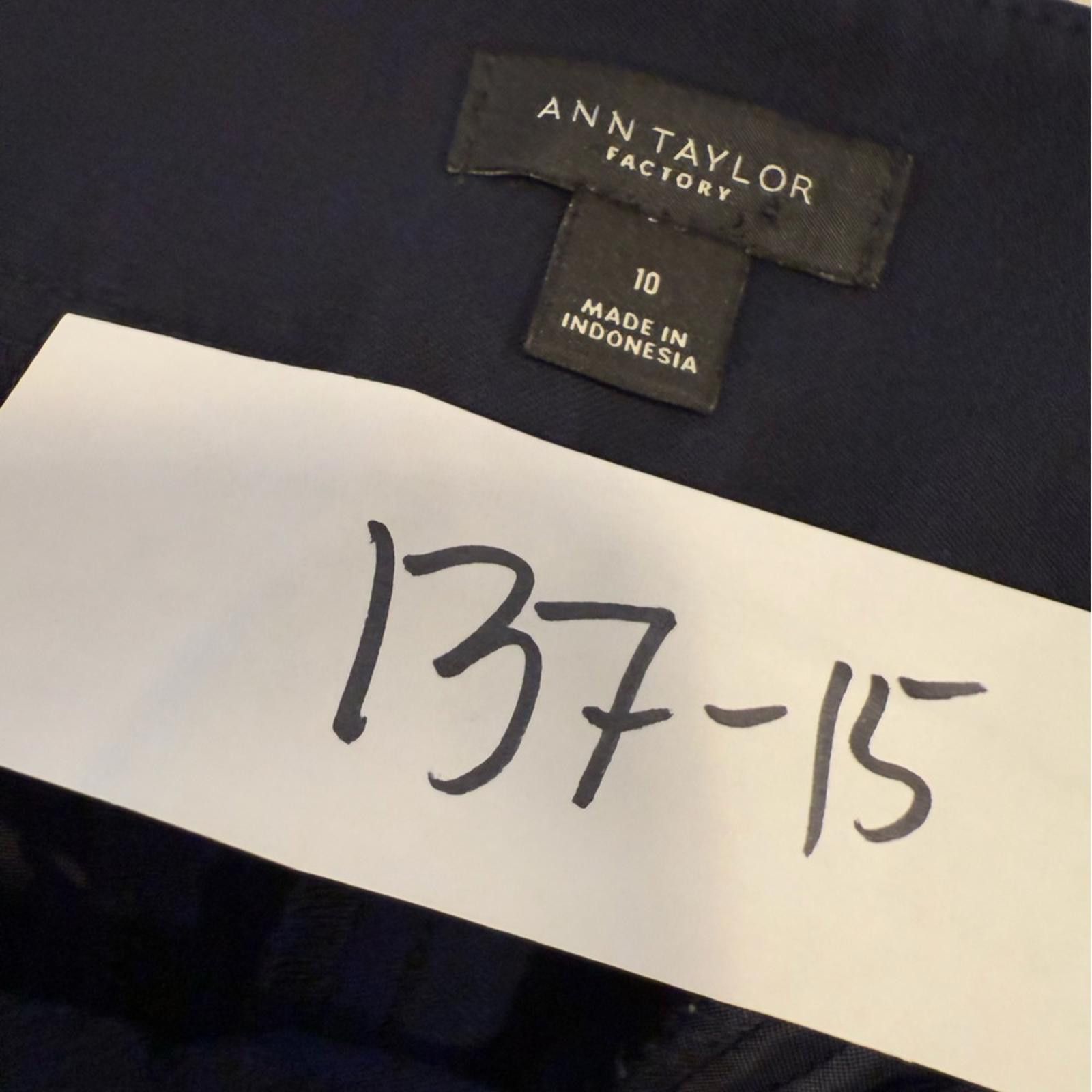 Ann Taylor Ann Taylor dark navy blue ankle trousers SZ 10 Size 32" / US 10 / IT 46 - 7 Thumbnail
