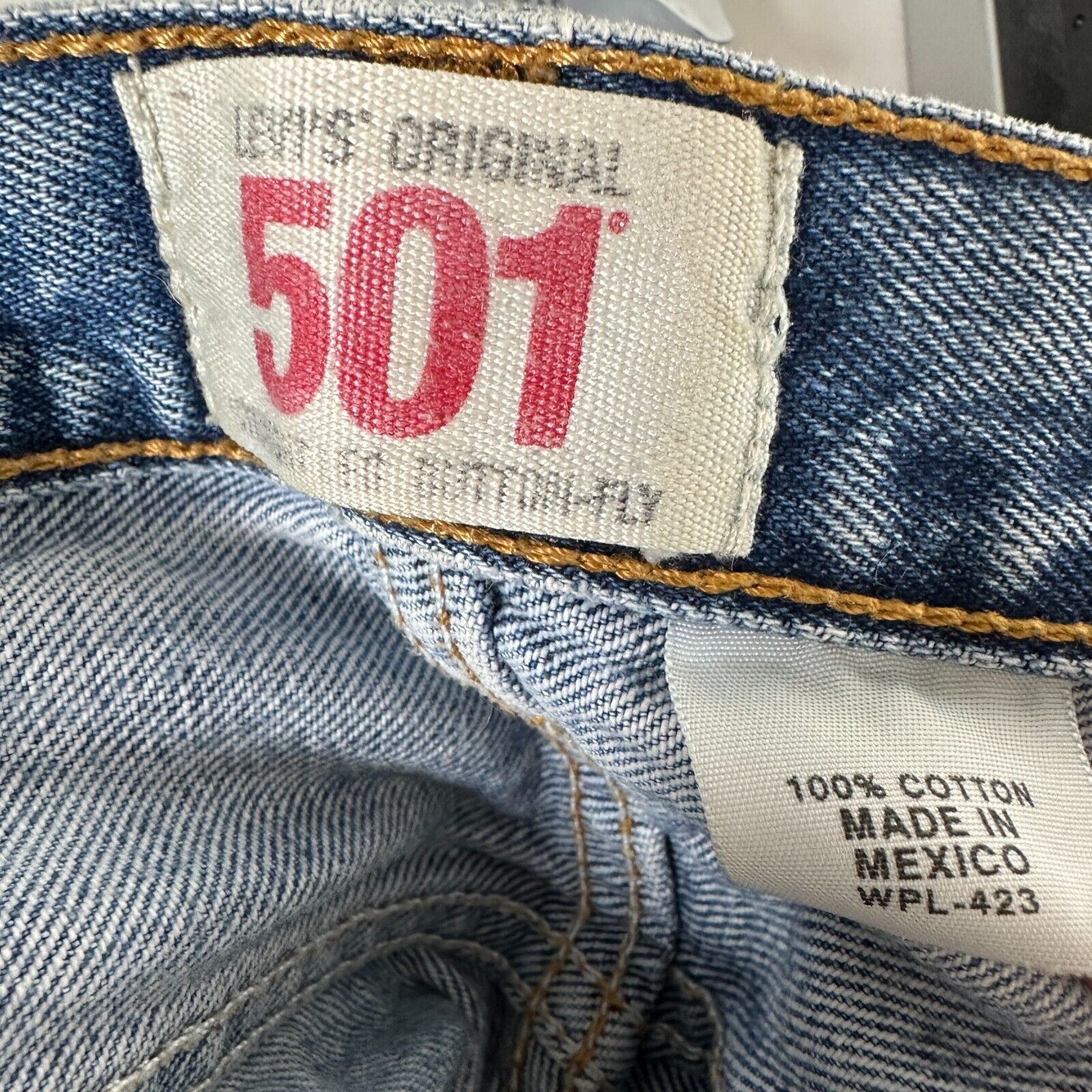 Levi's Levis 501 Med Blue Wash Button Fly Distress Raw Hem Short 34 Size 34" / US 12 / IT 48 - 11 Thumbnail