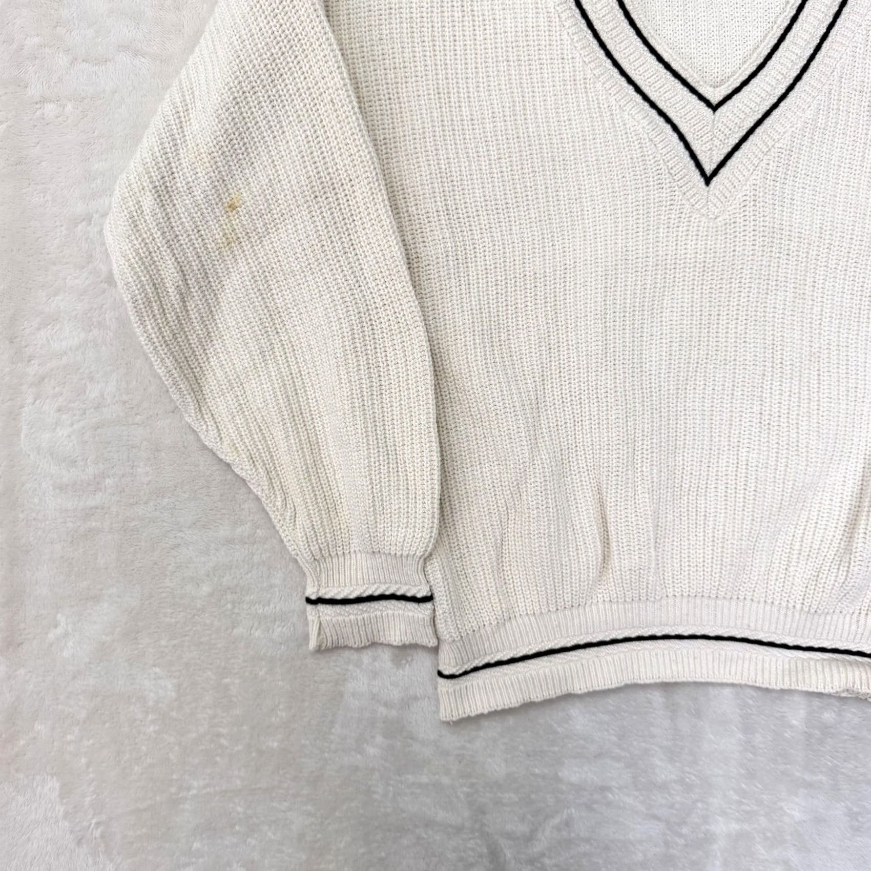 Nutmeg VINTAGE Nutmeg Mills Sweater Mens Large White V Neck Pullover Knit Embroidered Size US L / EU 52-54 / 3 - 6 Thumbnail