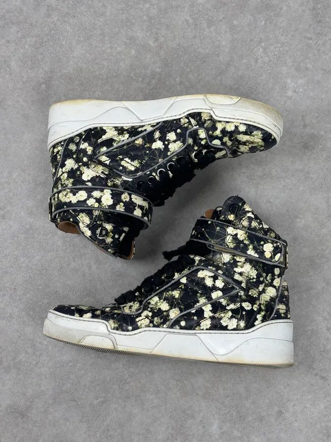 Givenchy SS2015 Givenchy Tyson Black Floral High-Top Sneakers by Riccardo Tisci Size US 10 / EU 43 - 6 Thumbnail