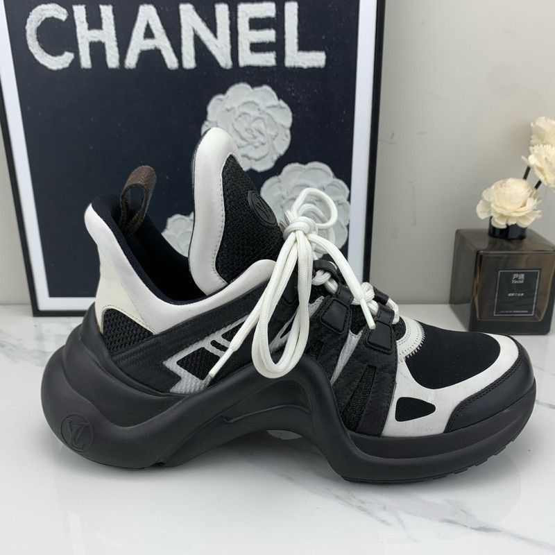 Louis Vuitton Louis Vuitton Black and White Sneakers - Size US 7.5 / EU 40-41 - 8 Thumbnail