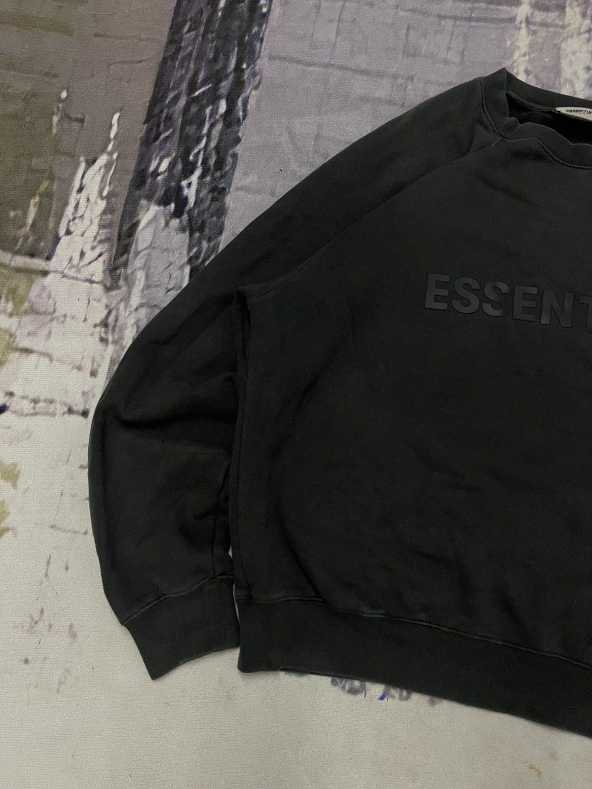Fear of God ESSENTIALS FEAR OF GOD RUBBER LOGO CREWNECK OVERSIZE STYLE Size US S / EU 44-46 / 1 - 4 Thumbnail