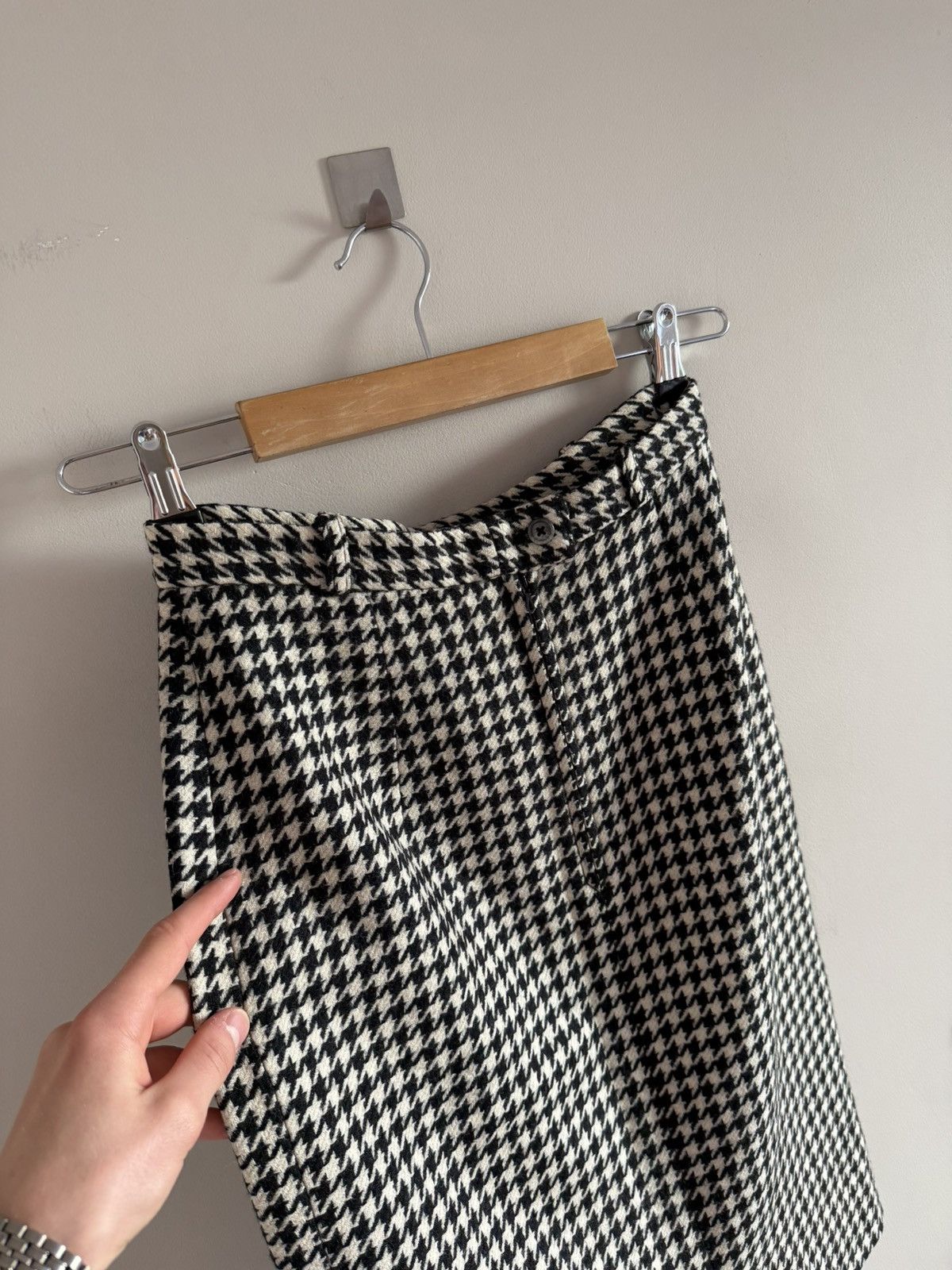Celine Vintage Celine Wool Houndstooth Pencil Skirt Size 28" / US 6 / IT 42 - 3 Thumbnail