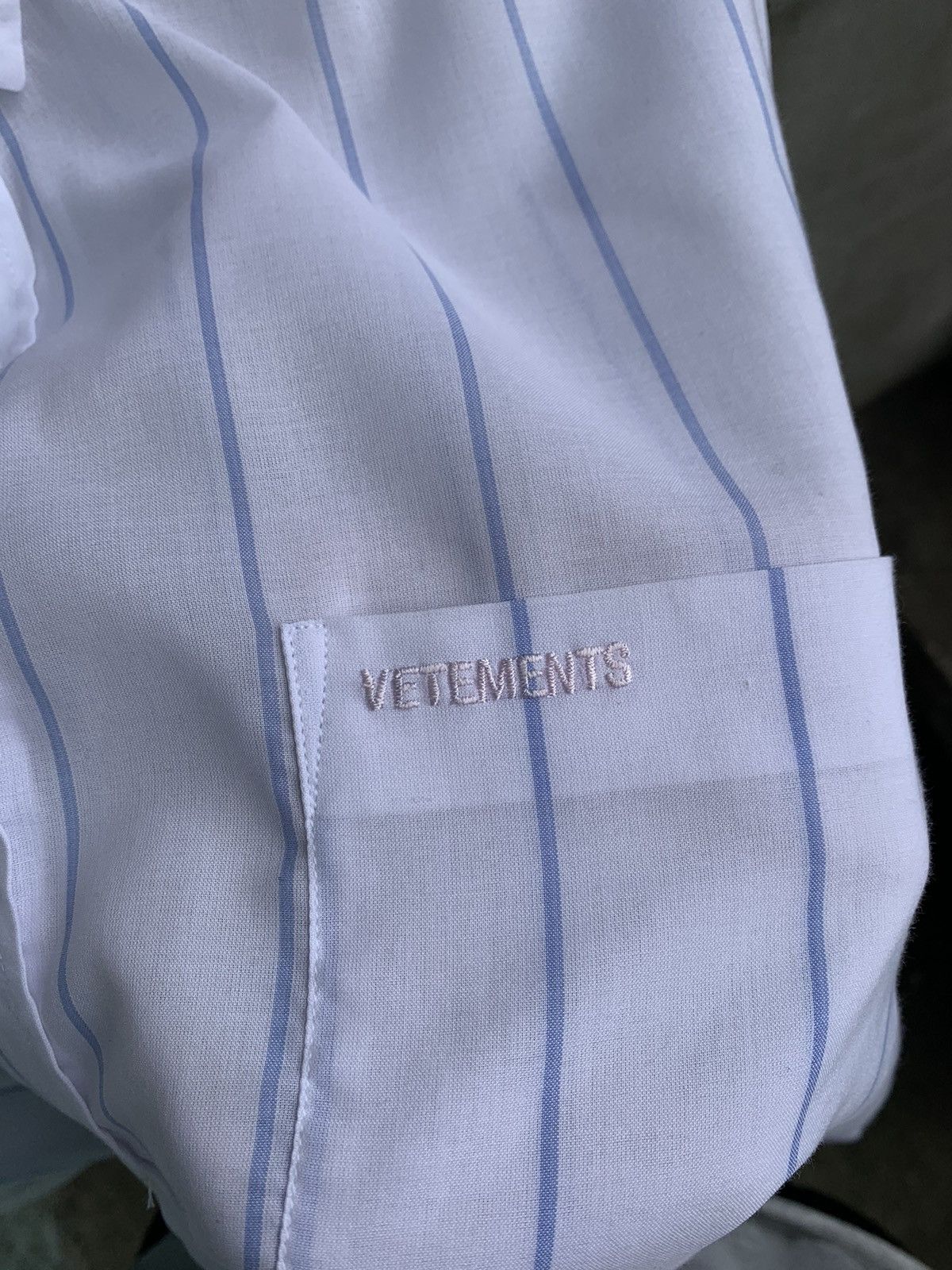 Vetements SS18 Patch - Pocket Striped Cotton Shirt In White Strip Size US S / EU 44-46 / 1 - 9 Thumbnail