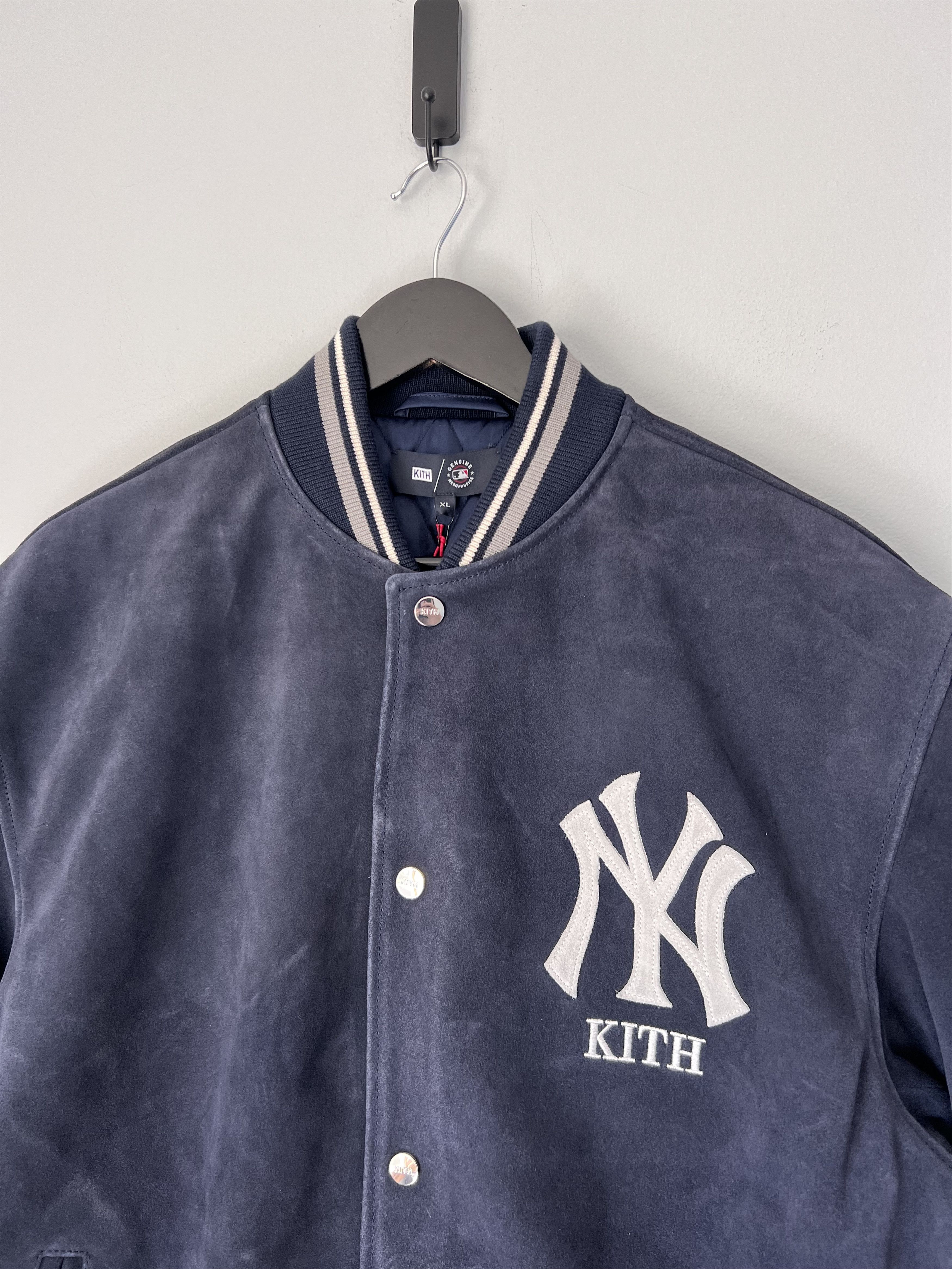 Kith × New York Yankees Kith New York Yankees Suede Porter Bomber Jacket Size US XL / EU 56 / 4 - 2 Thumbnail