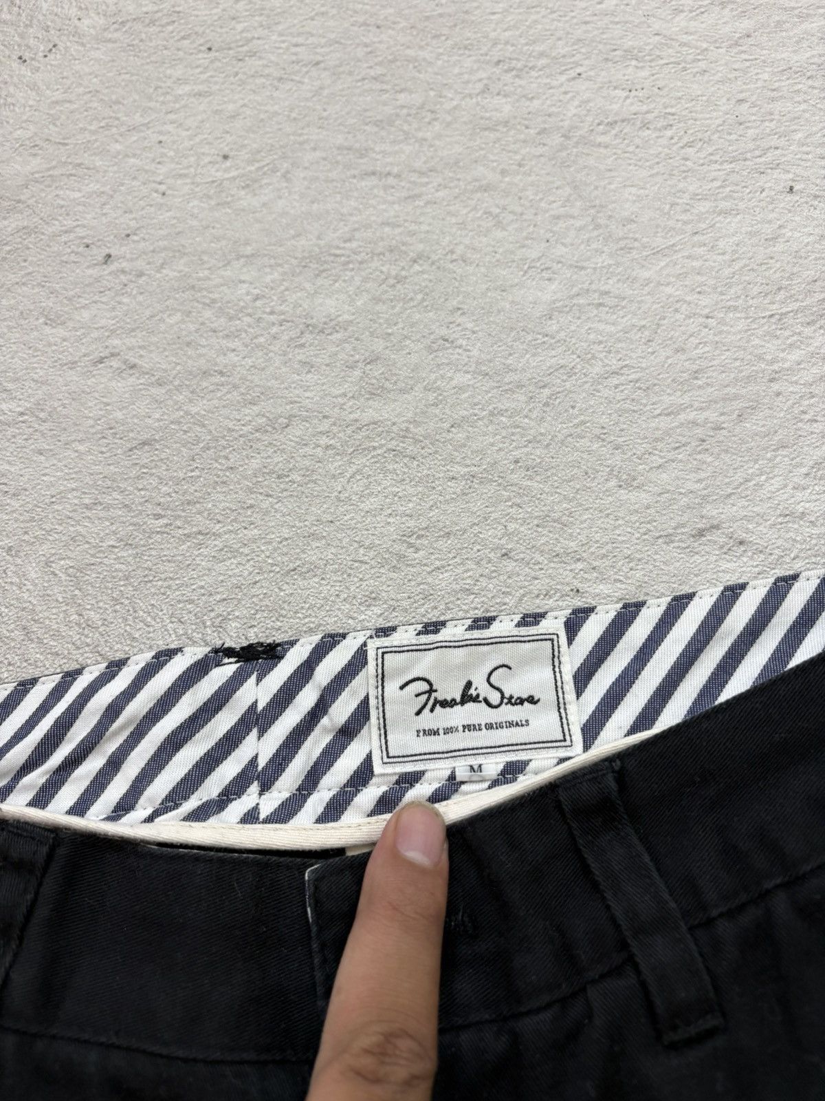 Undercover 90s Mf doom punk short panst y2k style Size US 29 - 3 Thumbnail