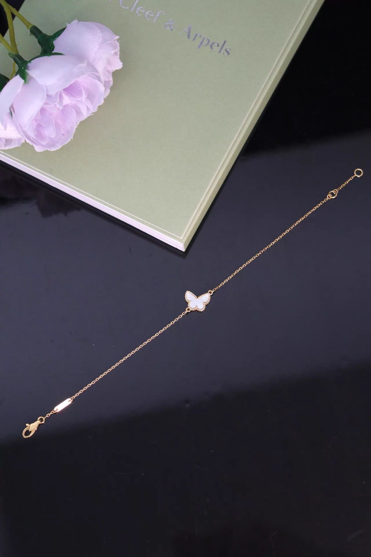 Van Cleef & Arpels VCA 18K Gold White MOP Butterfly Bracelet 17.5cm 22.06 Size ONE SIZE - 3 Thumbnail