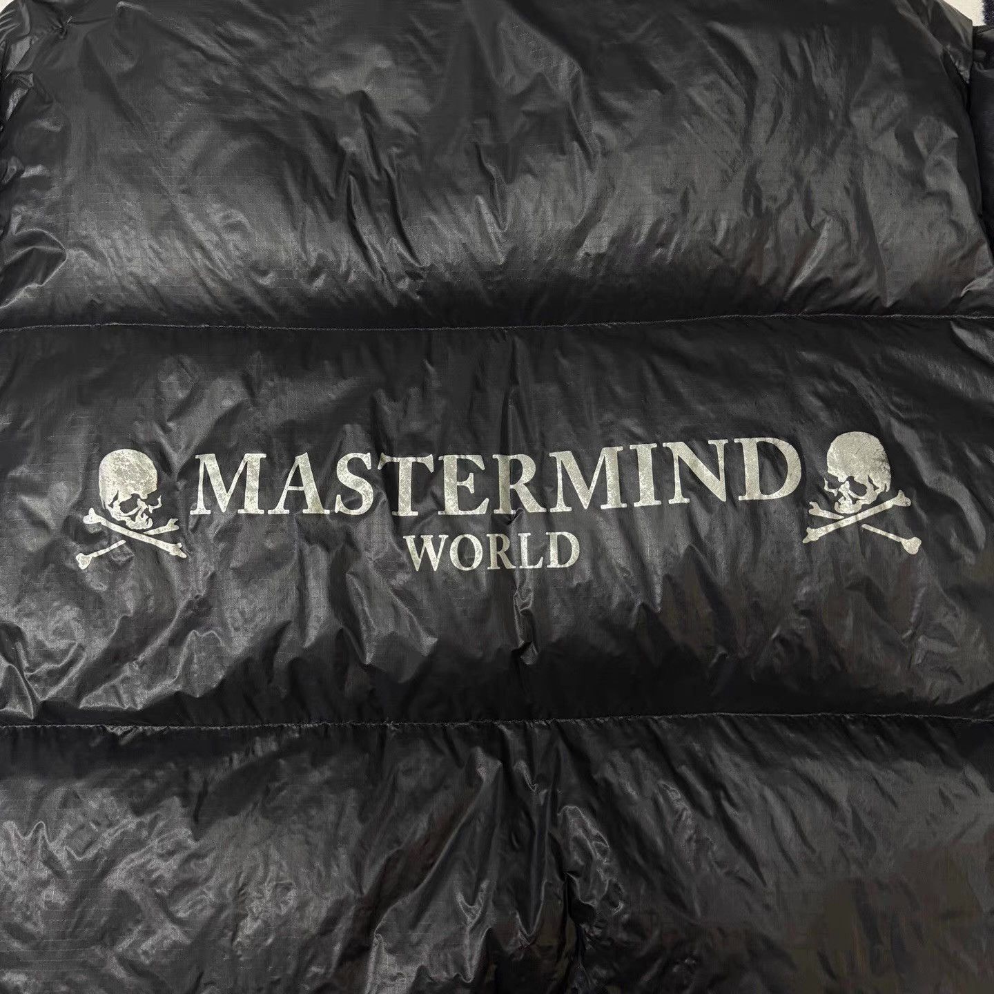 Mastermind Japan MMJ Black Skull Print Down Jacket Q10 Size US L / EU 52-54 / 3 - 3 Thumbnail