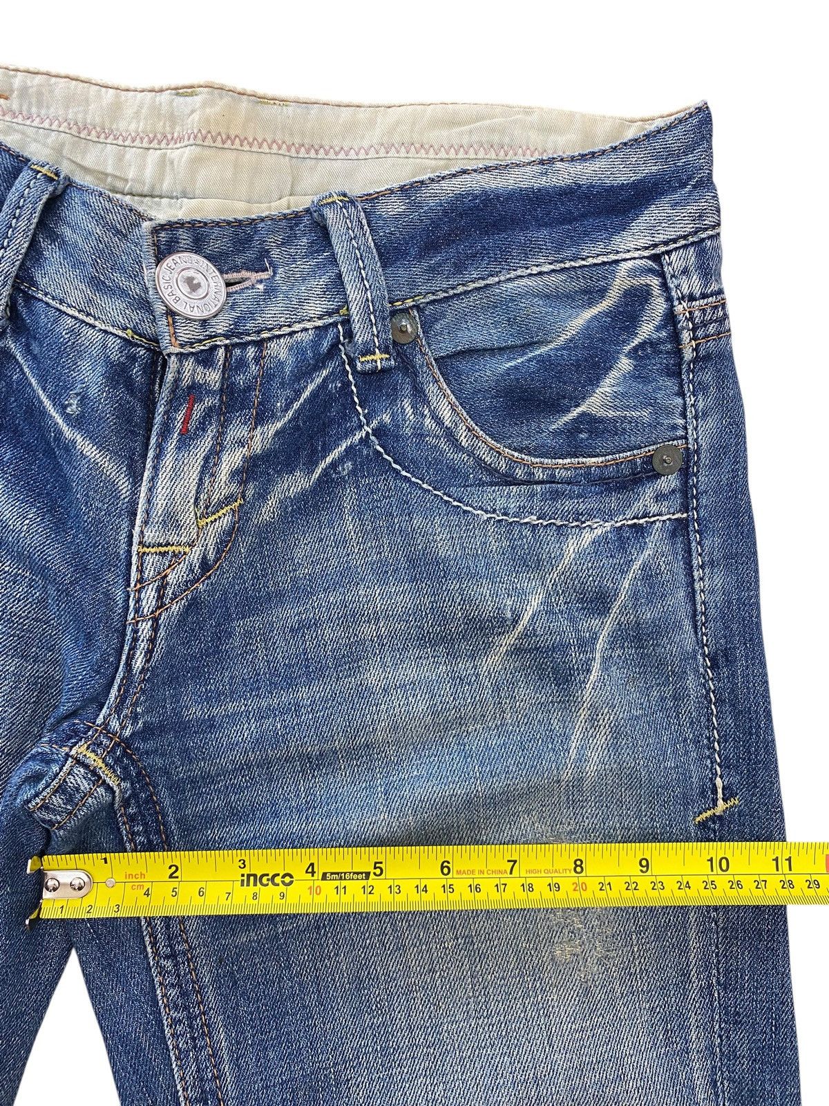Japanese Brand Japanese Brand Faded Wash Style Flare Leg Jeans Size US 32 / EU 48 - 7 Thumbnail