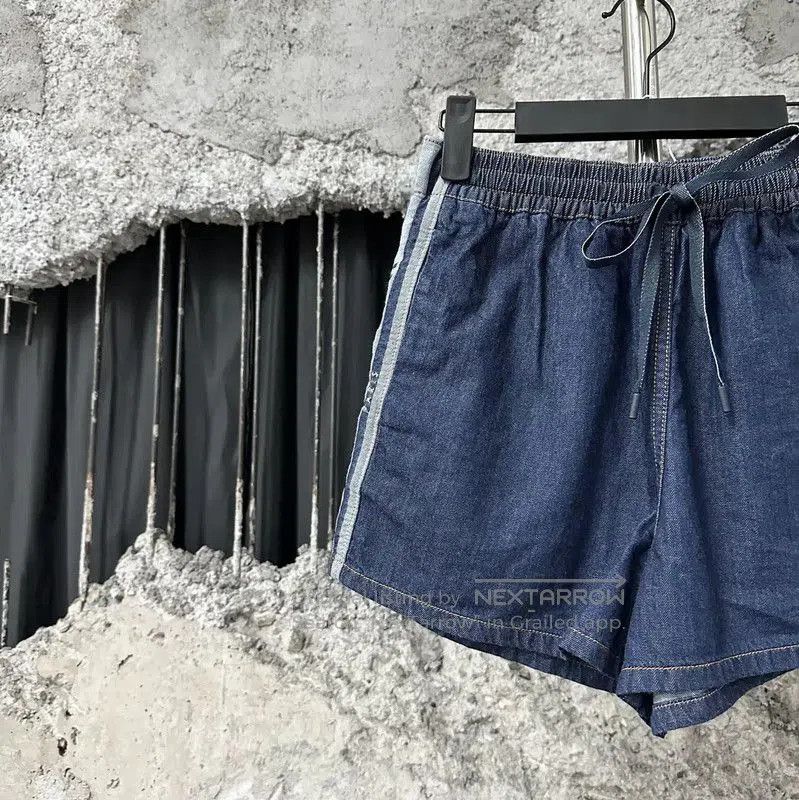Dior Dior Blue Summer Shorts for Women . Size 28" / US 6 / IT 42 - 3 Thumbnail