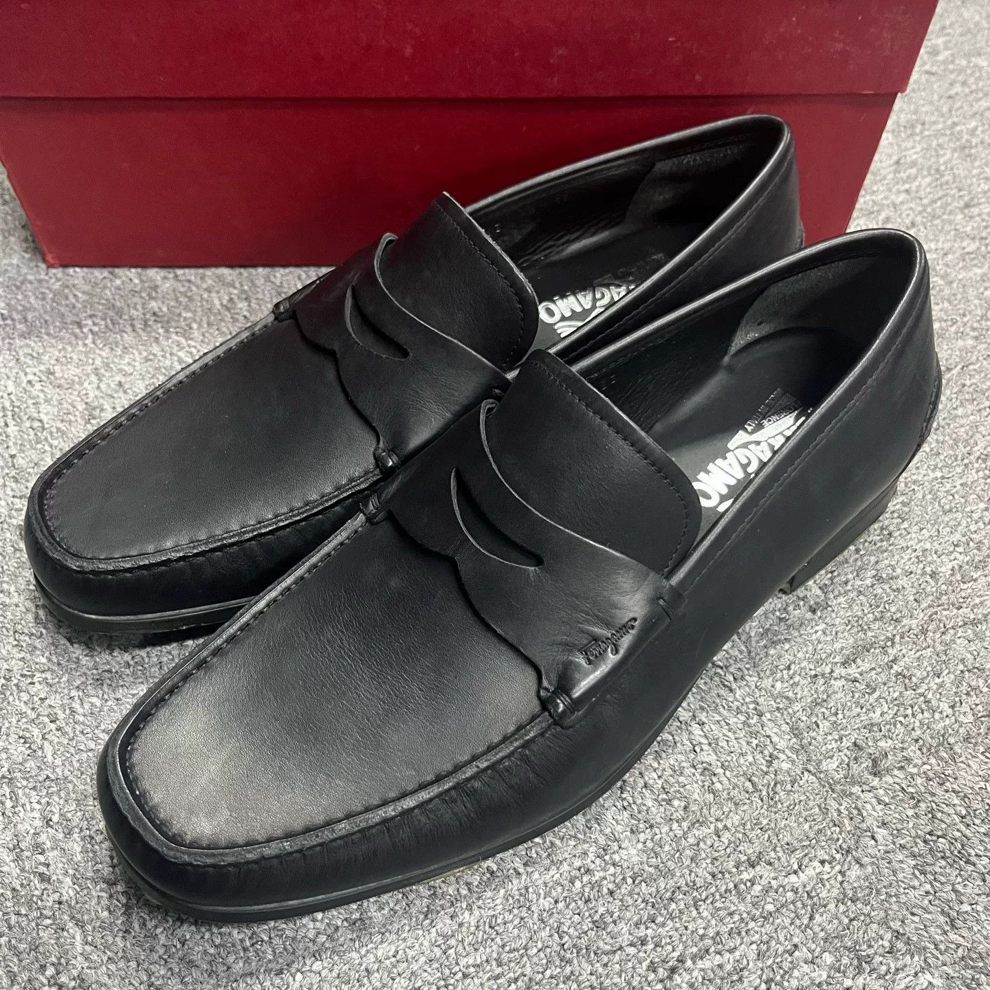 Salvatore Ferragamo Ferragamo Black Leather Appliqué Slip-On Loafers Size US 9 / EU 42 - 2 Thumbnail