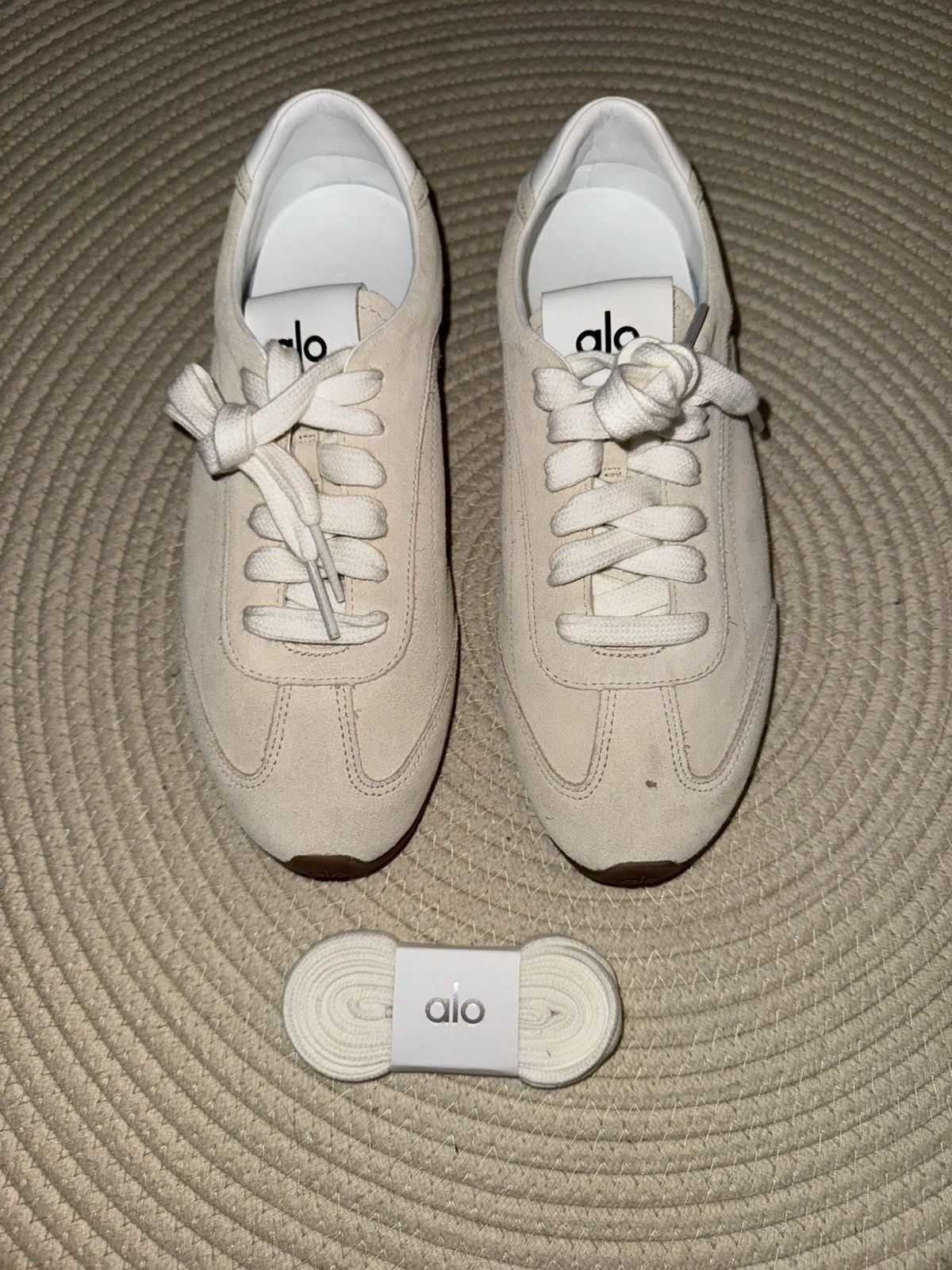 Alo Alo Yoga - Alo Sunset Sandstone Low Top Sneaker size 8-9 Size US 8.5 / IT 38.5 - 4 Thumbnail