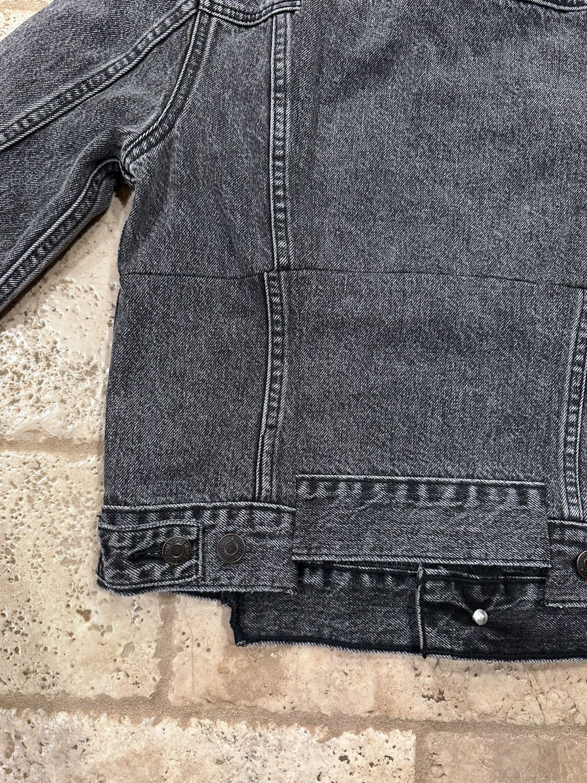 Levi's × Vetements Vetements x Levi’s SS18 Reconstructed Denim Black Jacket Size XS / US 0-2 / IT 36-38 - 13 Thumbnail