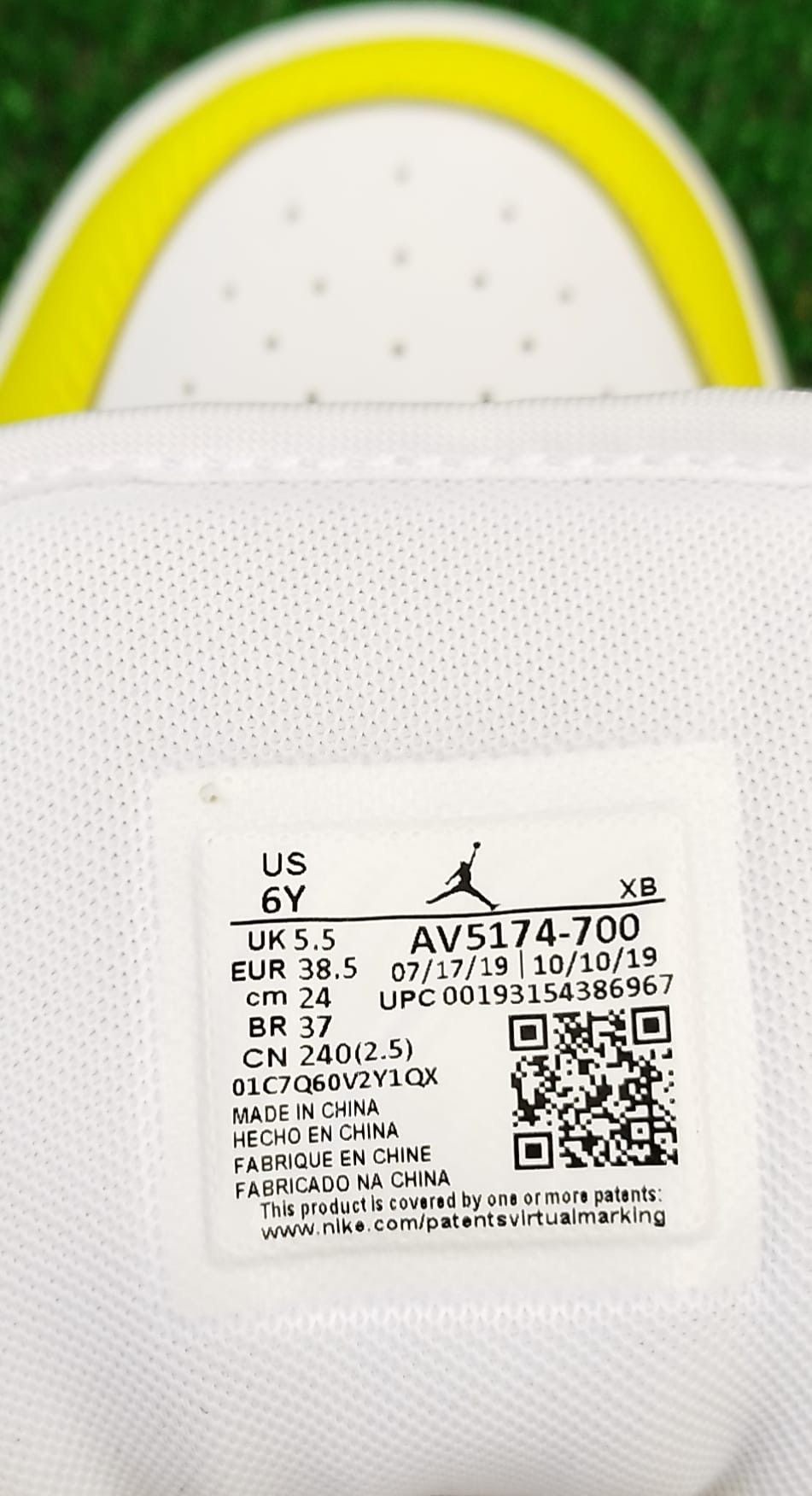Jordan Brand Shoes Air Jordan 1 Mid Yellow Floral Size US 8 / IT 38 - 7 Thumbnail