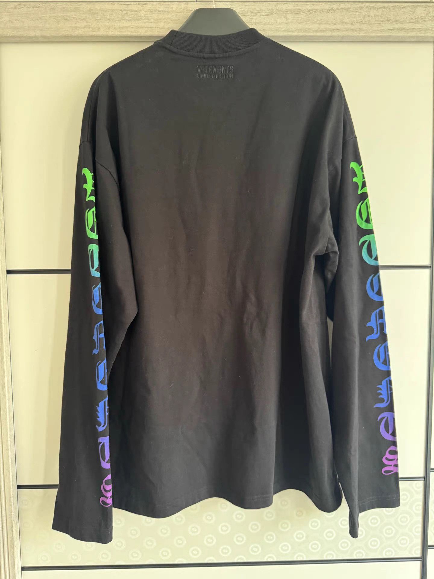 Vetements Vetements Colorful Sanskrit Long Sleeve Size US XS / EU 42 / 0 - 2 Thumbnail