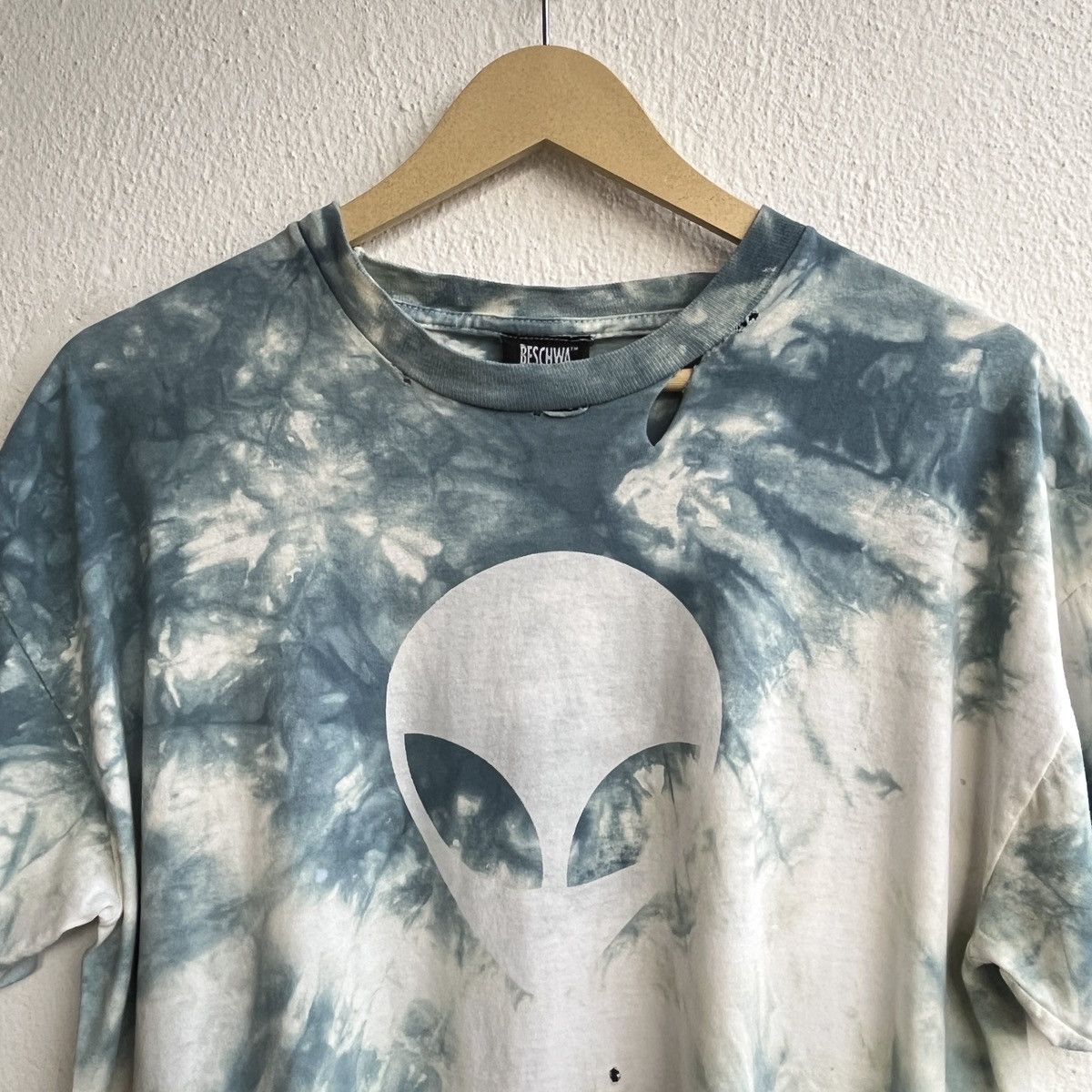 Alien Workshop Vintage Y2K BESCHWA Alien Bill Barker Distressed TShirt Size US L / EU 52-54 / 3 - 17 Thumbnail