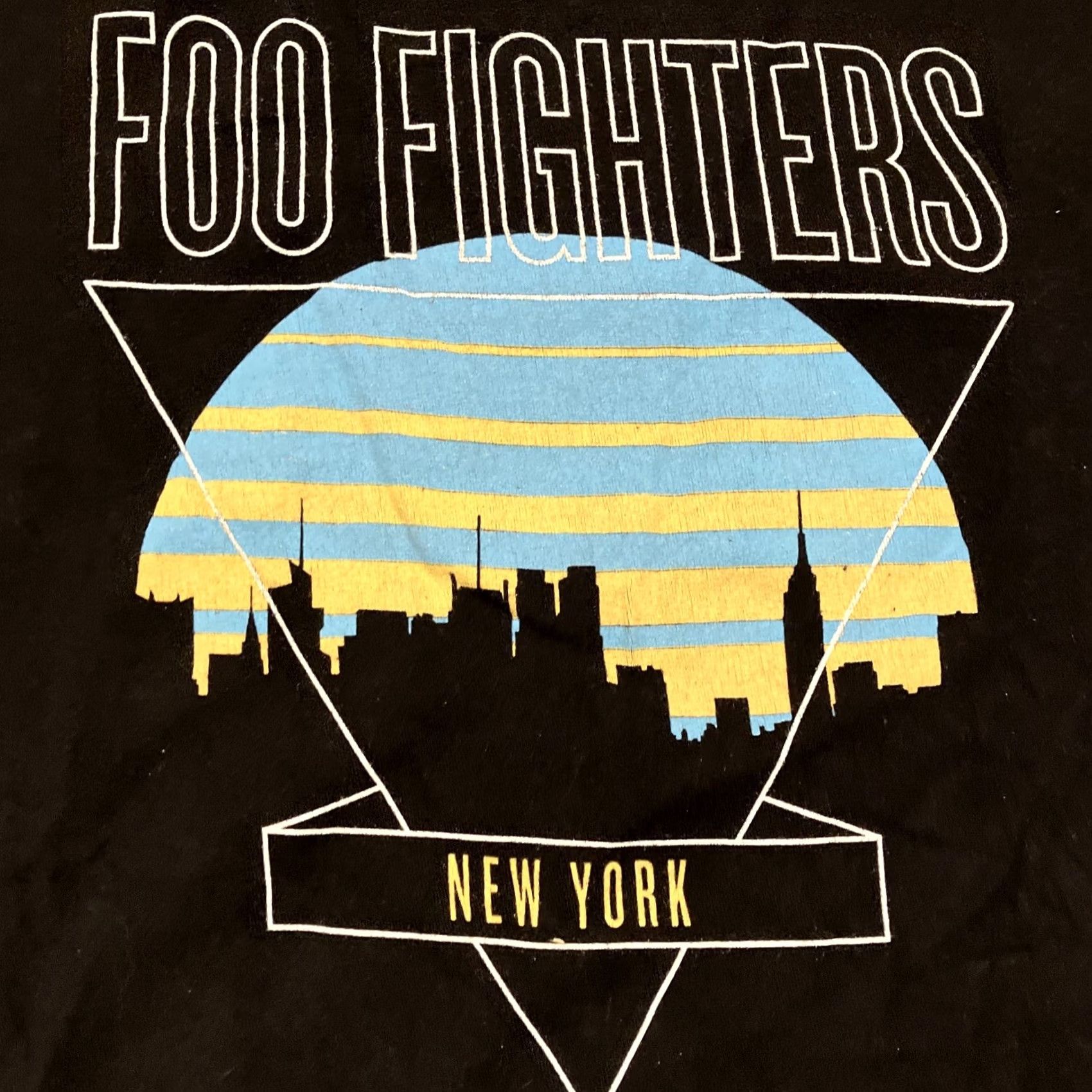 Tultex VINTAGE Foo Fighters T-Shirt Skyline New York Men L Black Cotton Tultex Graphic Tee Regular Short Sleeve Crew Neck Rock Grunge 90s Mens Size US L / EU 52-54 / 3 - 2 Thumbnail