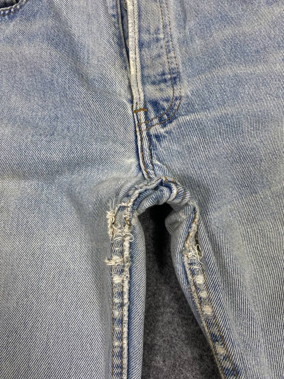 Levi's vintage 90s levis 501 stained light blue denim Size US 29 - 13 Thumbnail
