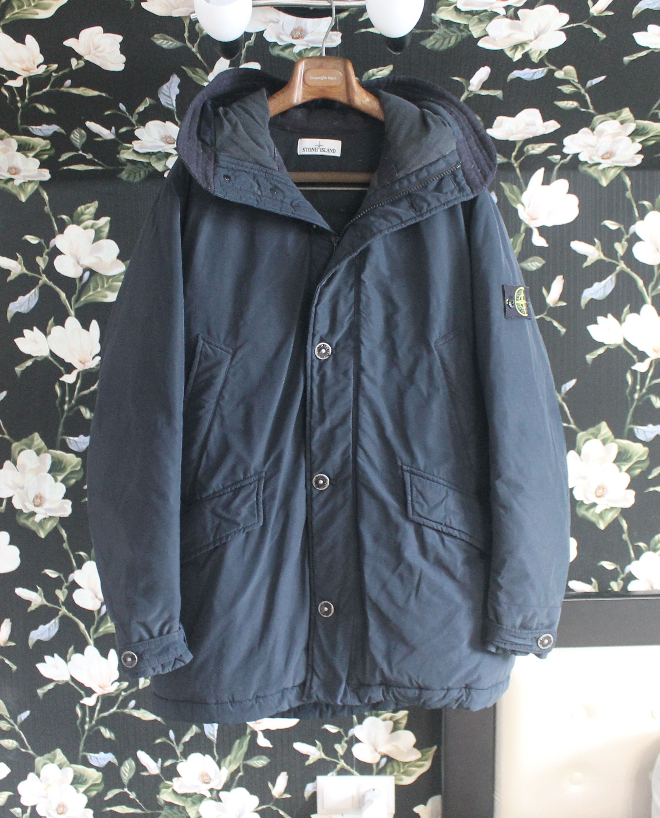 image of Stone Island Micro Reps Down Filled Parka in Navy, Men's (Size XL)