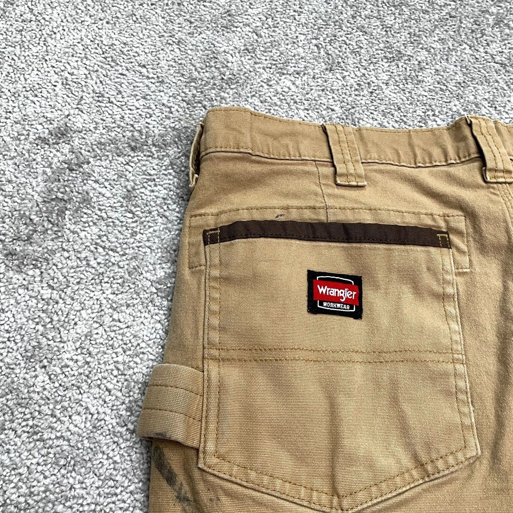 Wrangler Wrangler Workwear Bermuda Shorts Mens 34 Brown Flat Front Canvas Cotton Casual Relaxed Modern Size US 34 / EU 50 - 4 Thumbnail
