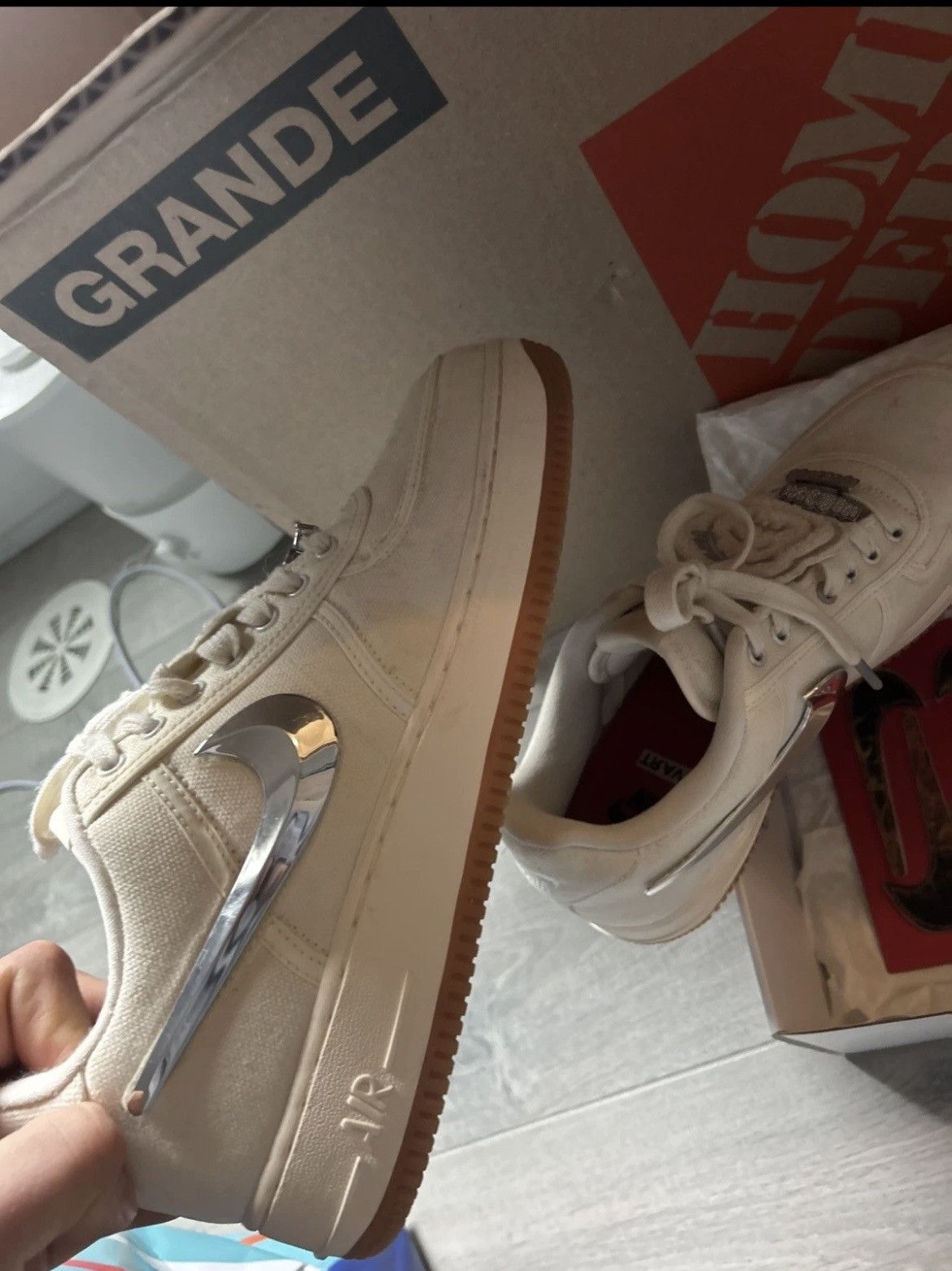 Nike × Travis Scott Nike x travis scott AF1 sail Size US 10 / EU 43 - 3 Thumbnail