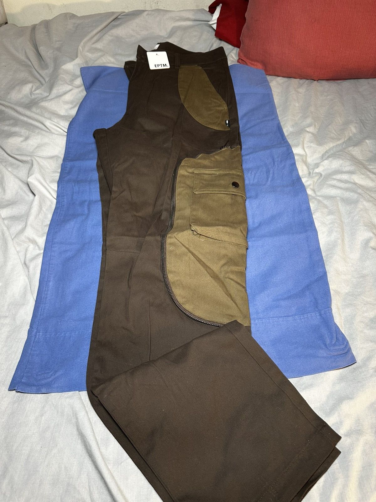 Designer × EPTM. EPTM BROWM CARGO PANTS Size US 32 / EU 48 - 1 Thumbnail