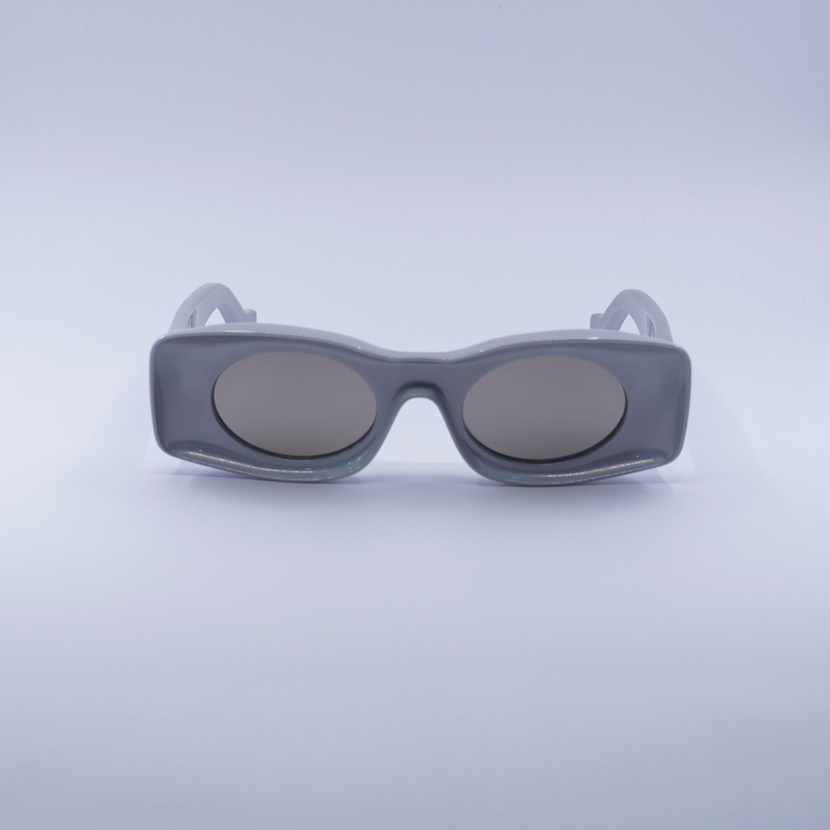 Loewe Loewe LW40033I 24C Sunglasses Pearlescent Rectangle Frame Size ONE SIZE - 3 Thumbnail