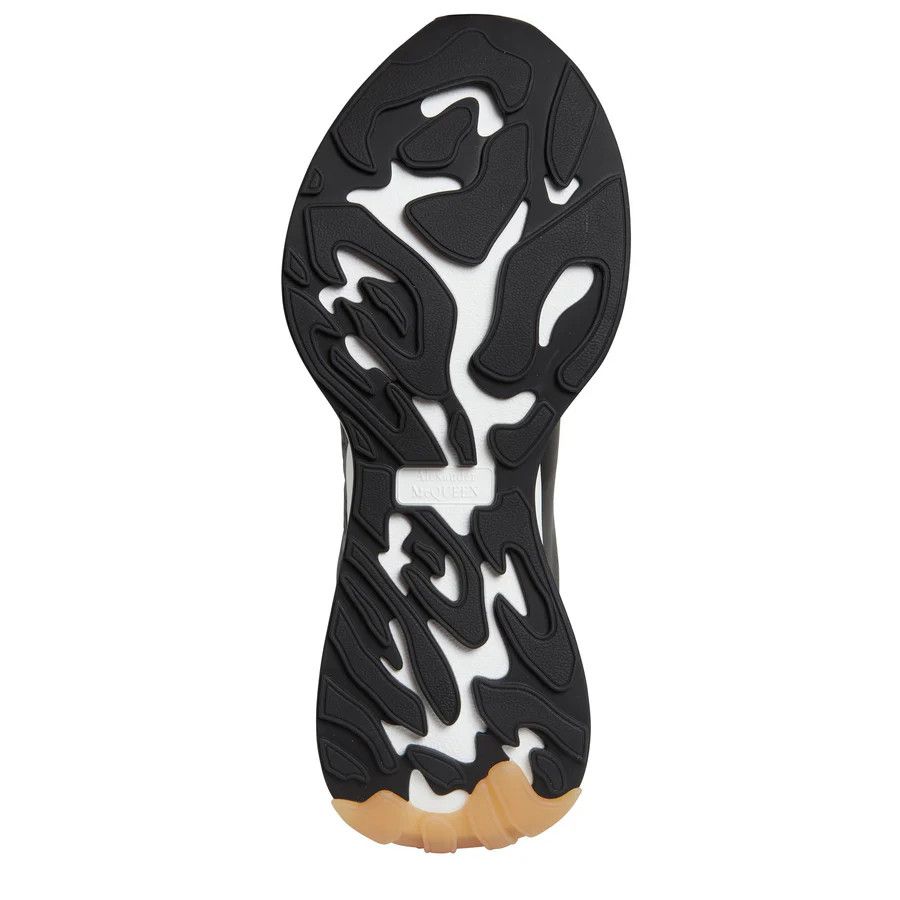 Alexander McQueen o1w1db10725 Sprint Runner in Black Size US 8 / EU 41 - 2 Thumbnail