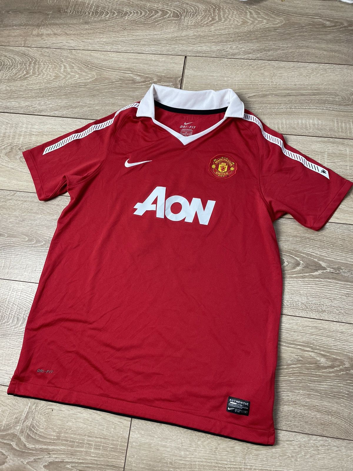 Nike Gigs Manchester United Home Football Shirt 2010/11 Xl boys Size US XS / EU 42 / 0 - 3 Thumbnail