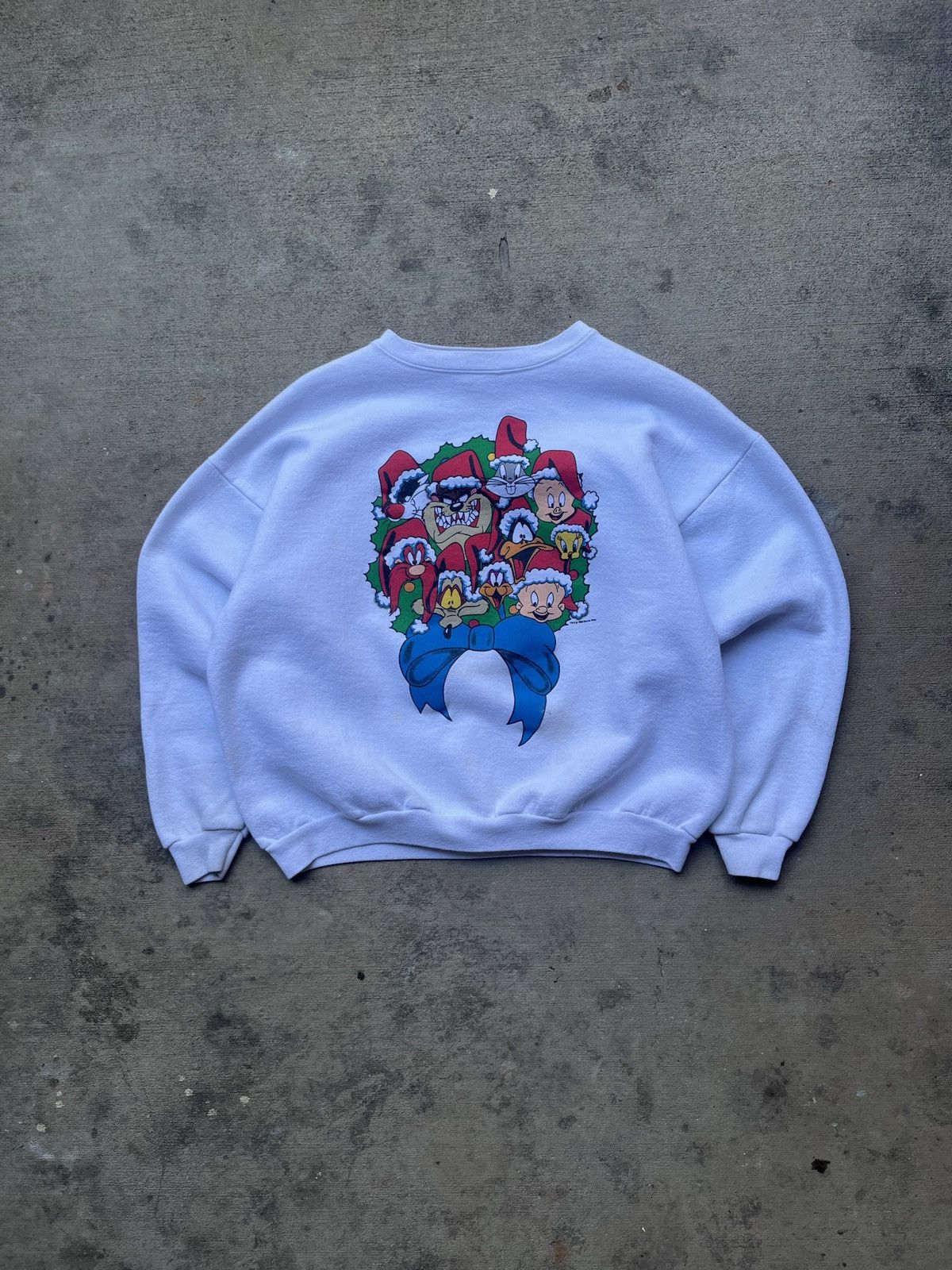 Vintage Vintage 90s Looney Tunes Cast Christmas Sweatshirt Size US S / EU 44-46 / 1 - 1 Thumbnail