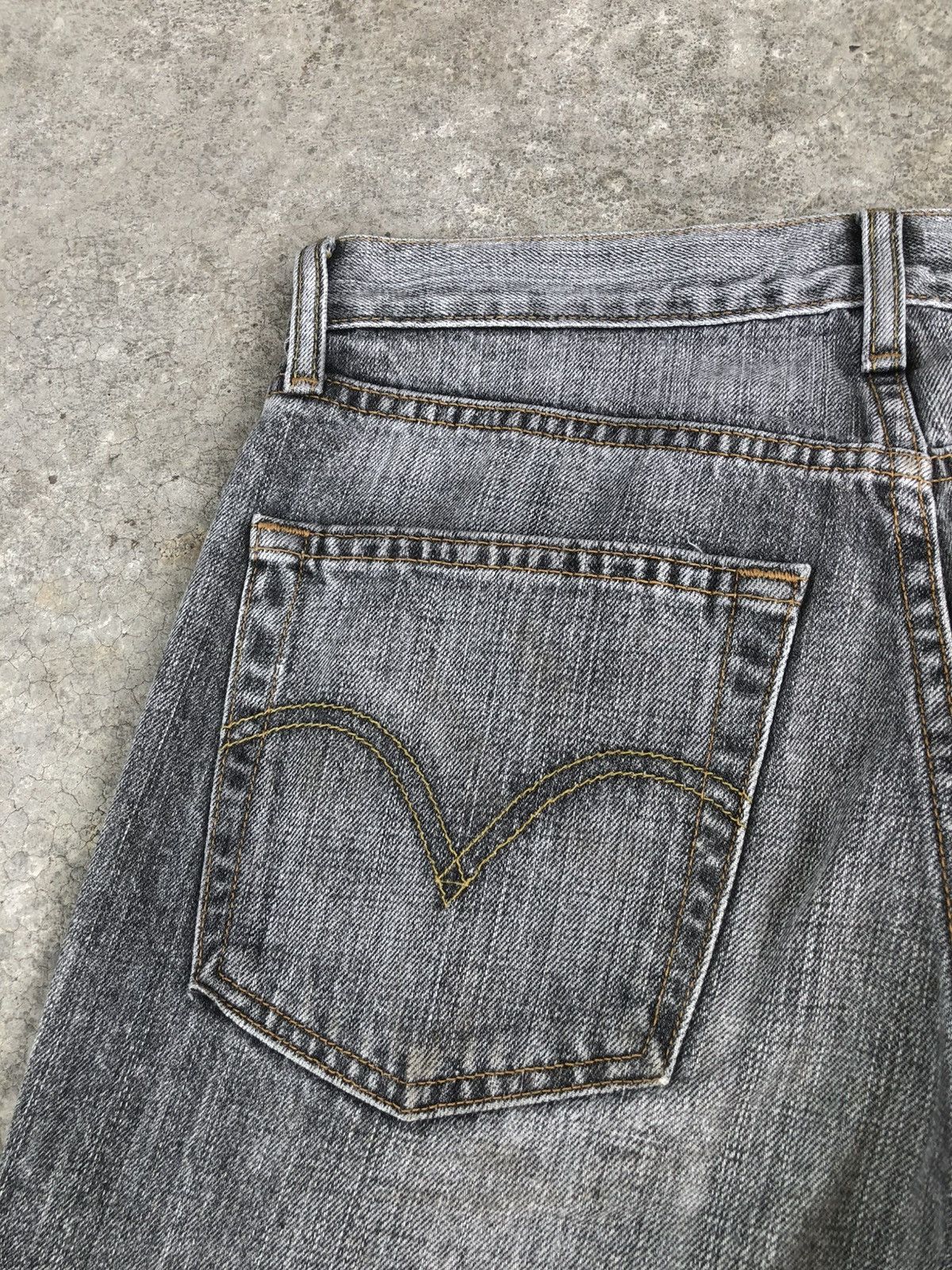 Levi's Vintage Levis 533 Distressed Denim Made in japan Size US 30 / EU 46 - 16 Thumbnail