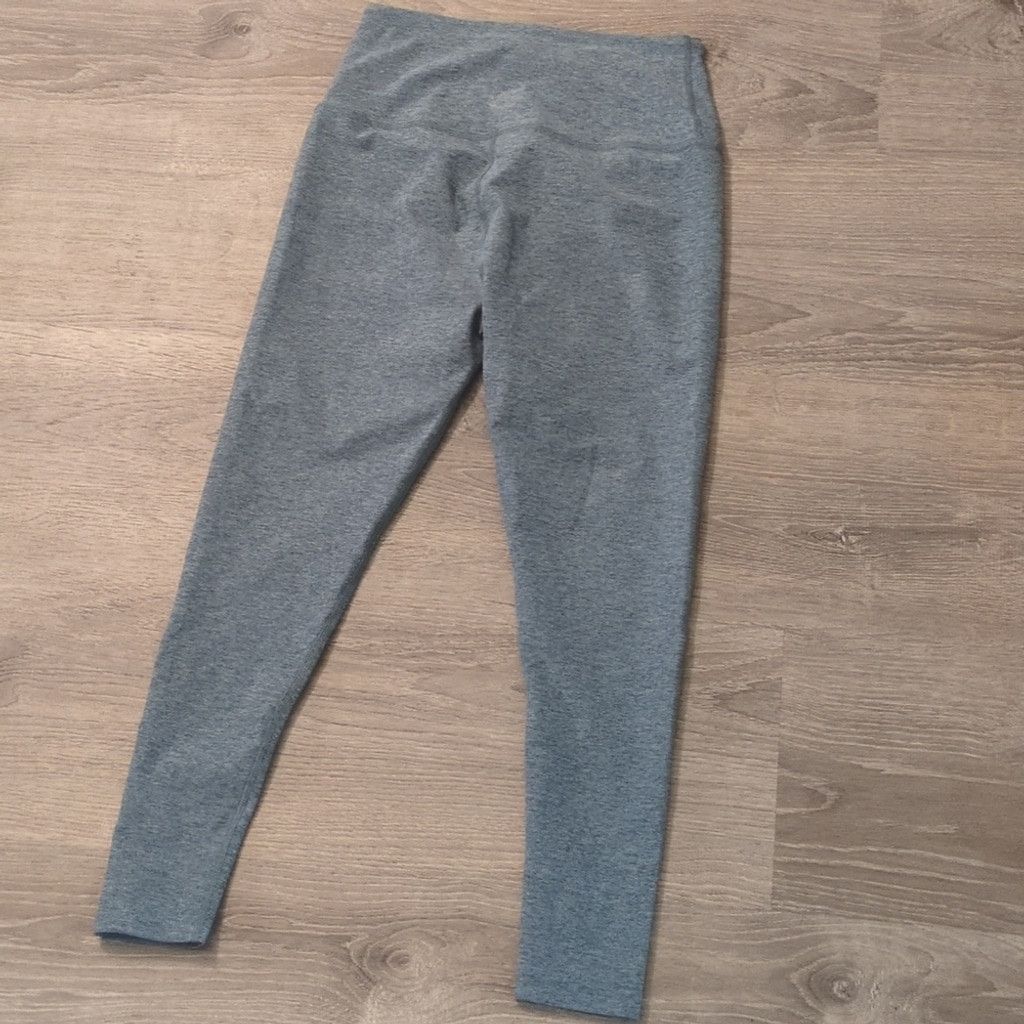 Beyond Yoga Beyond yoga x peloton caught in the midi leggings size large Size 25" / US 0 / IT 36 - 5 Thumbnail