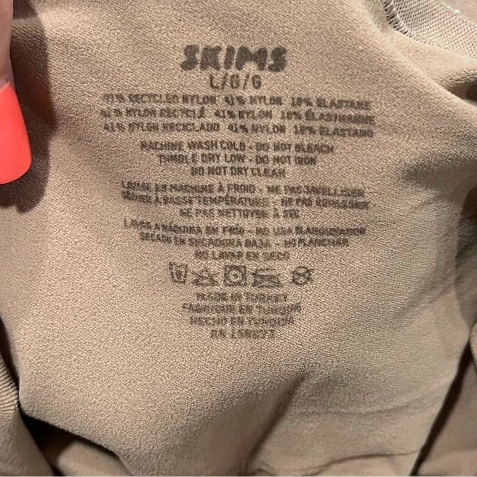 SKIMS NWOT Skims Shapewear Seamless Sculpt Knee Short Tan Size L Size ONE SIZE - 2 Thumbnail