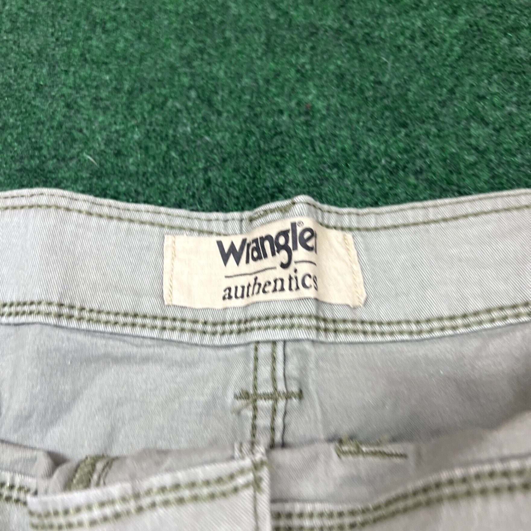 Wrangler Mens Wrangler Green Cargo/Chino Shorts 52” Waist NWT Size US 36 / EU 52 - 4 Thumbnail
