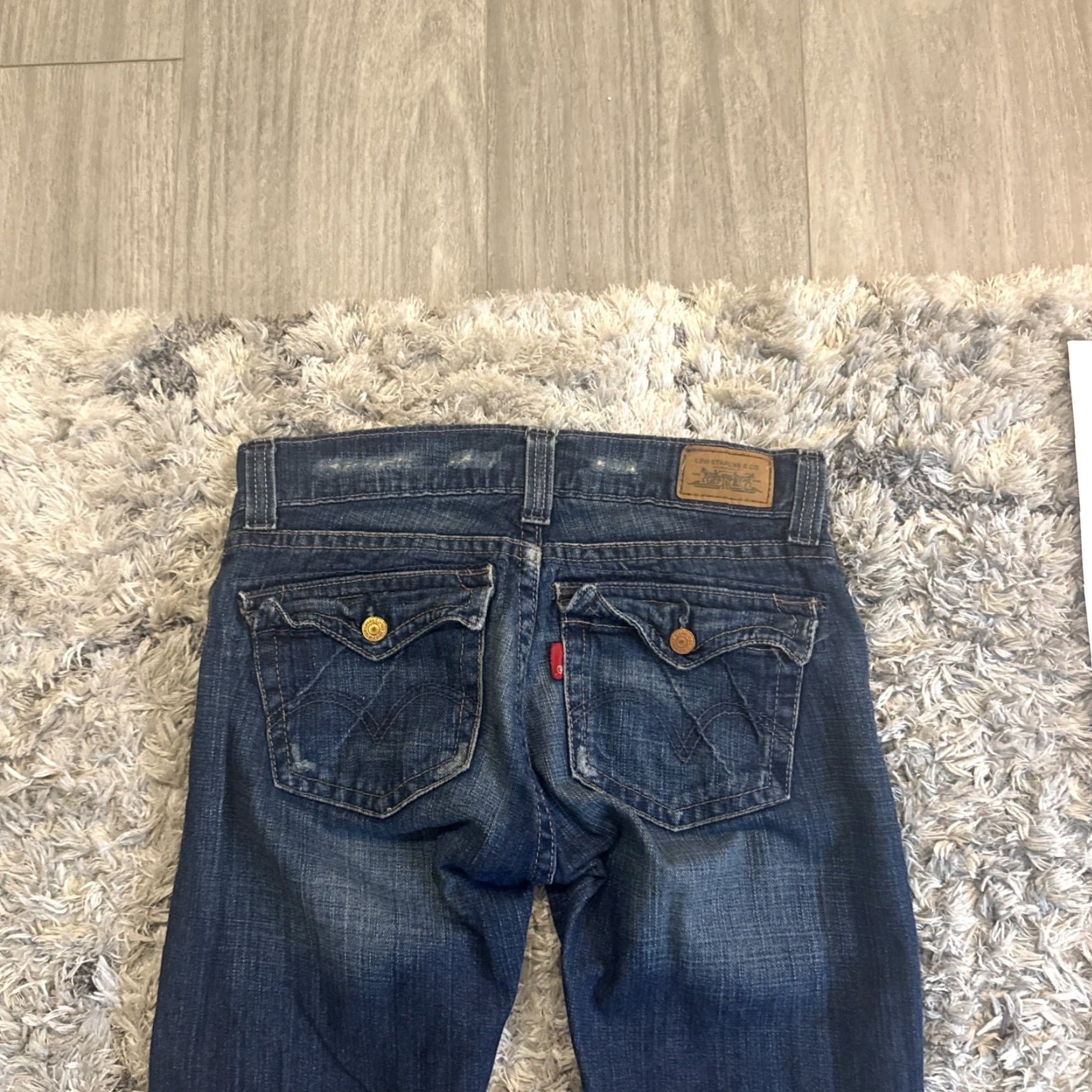Levi's VINTAGE Levi's Jeans Blue Denim Women 7 Regular 31x30 Flared Y2K HTF Rare Distressed 00’s Size 28" / US 6 / IT 42 - 4 Thumbnail