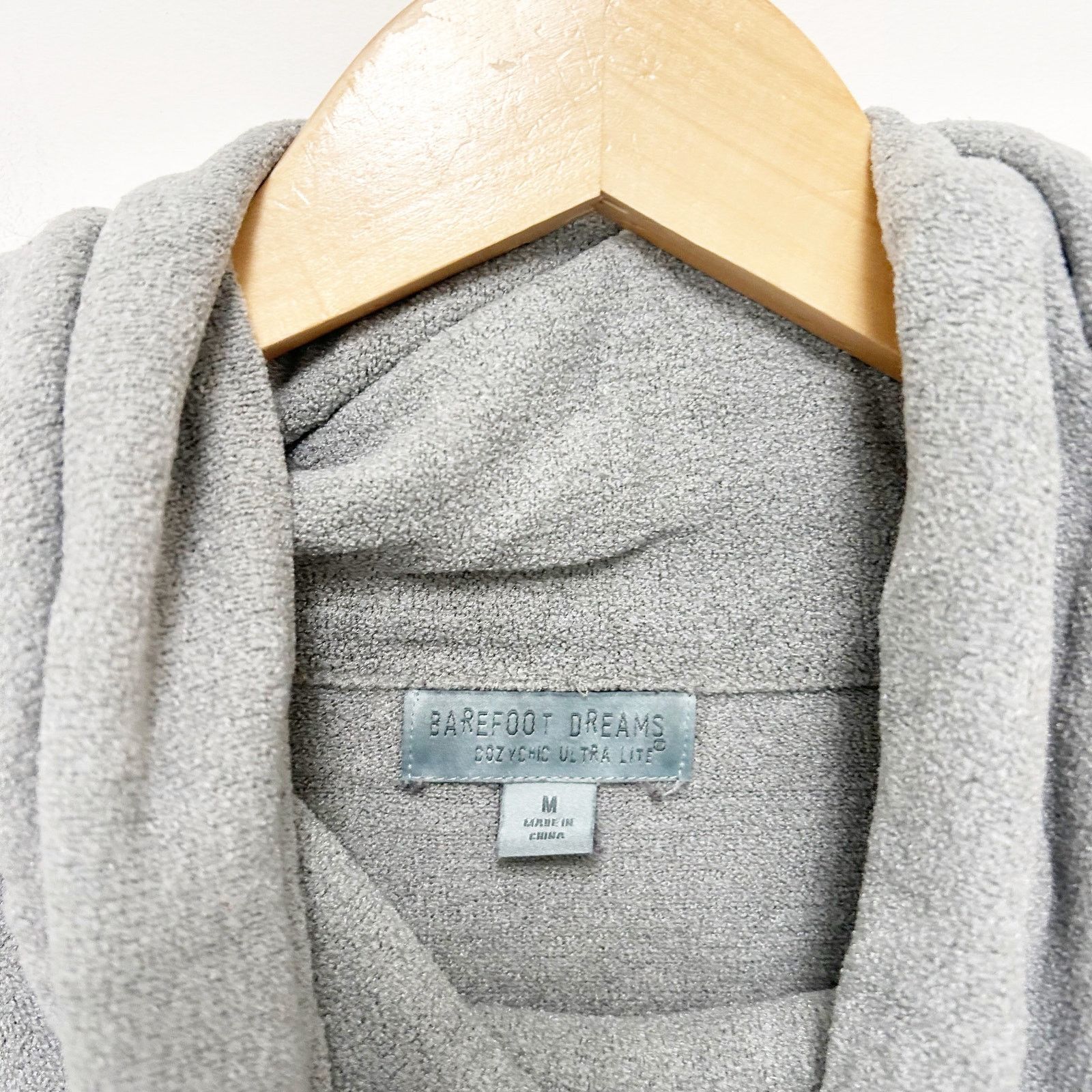 Other Barefoot Cozy Chic Ultra Light Gray Cowl Neck Sweater Sz M Size M / US 6-8 / IT 42-44 - 2 Thumbnail