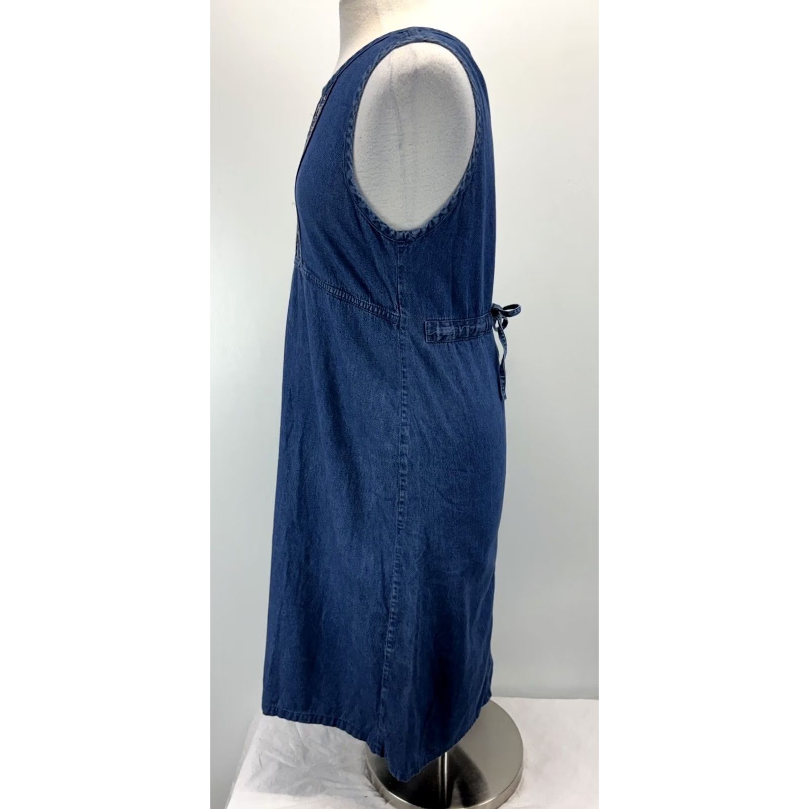 Vintage VINTAGE Erika & Co Denim Jumper Midi Dress Women's S Blue Floral Embroidered Cottage 90s Modest Back Tie Sleeveless Round Neck Casual Womens Size S / US 4 / IT 40 - 2 Thumbnail