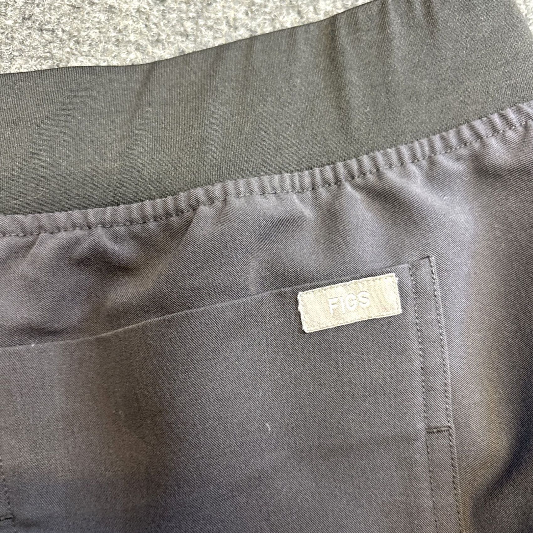 Vintage Figs Kade Cargo Scrub Pants Women XL T Grey Jogger Technical Collection Scrub Pants Women XL Grey FIGS Size 40" / US 18 - 6 Thumbnail
