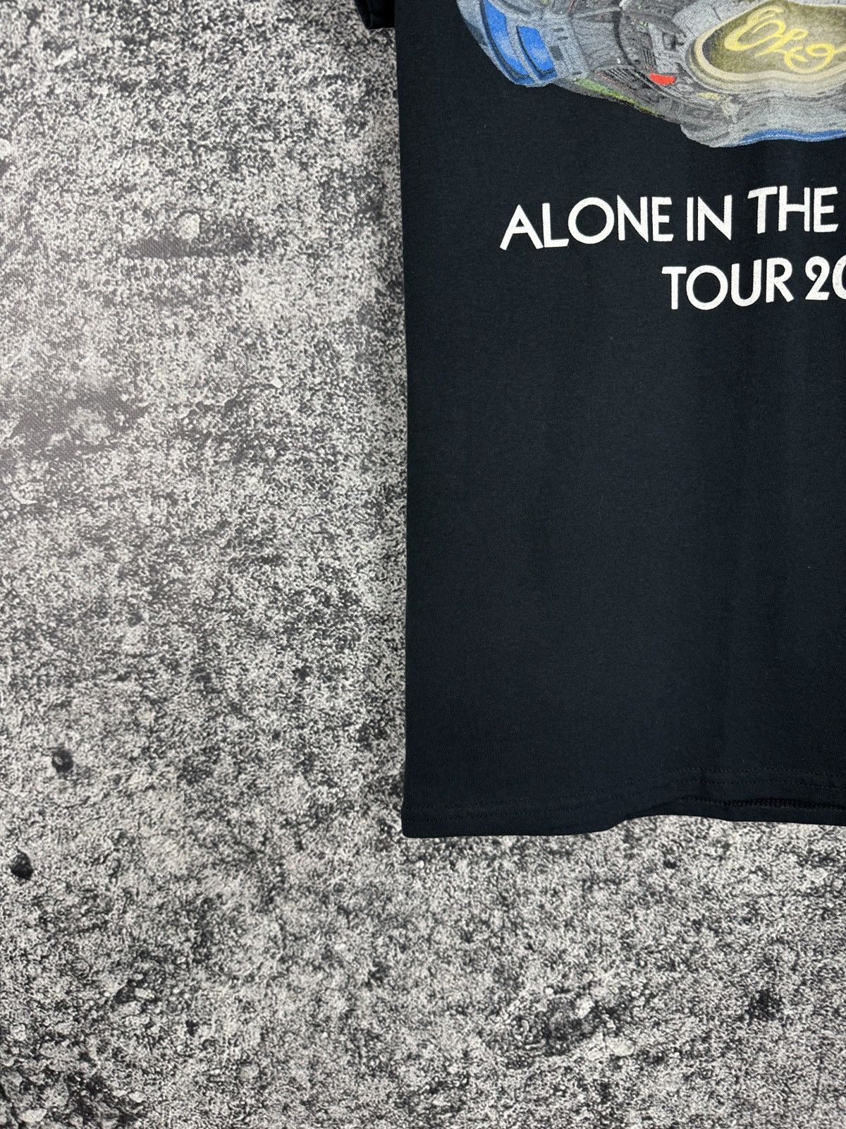 Band Tees Jeff Lynne's ELO Tour Alone In The Universe Rock Tee Size M Size US M / EU 48-50 / 2 - 5 Thumbnail