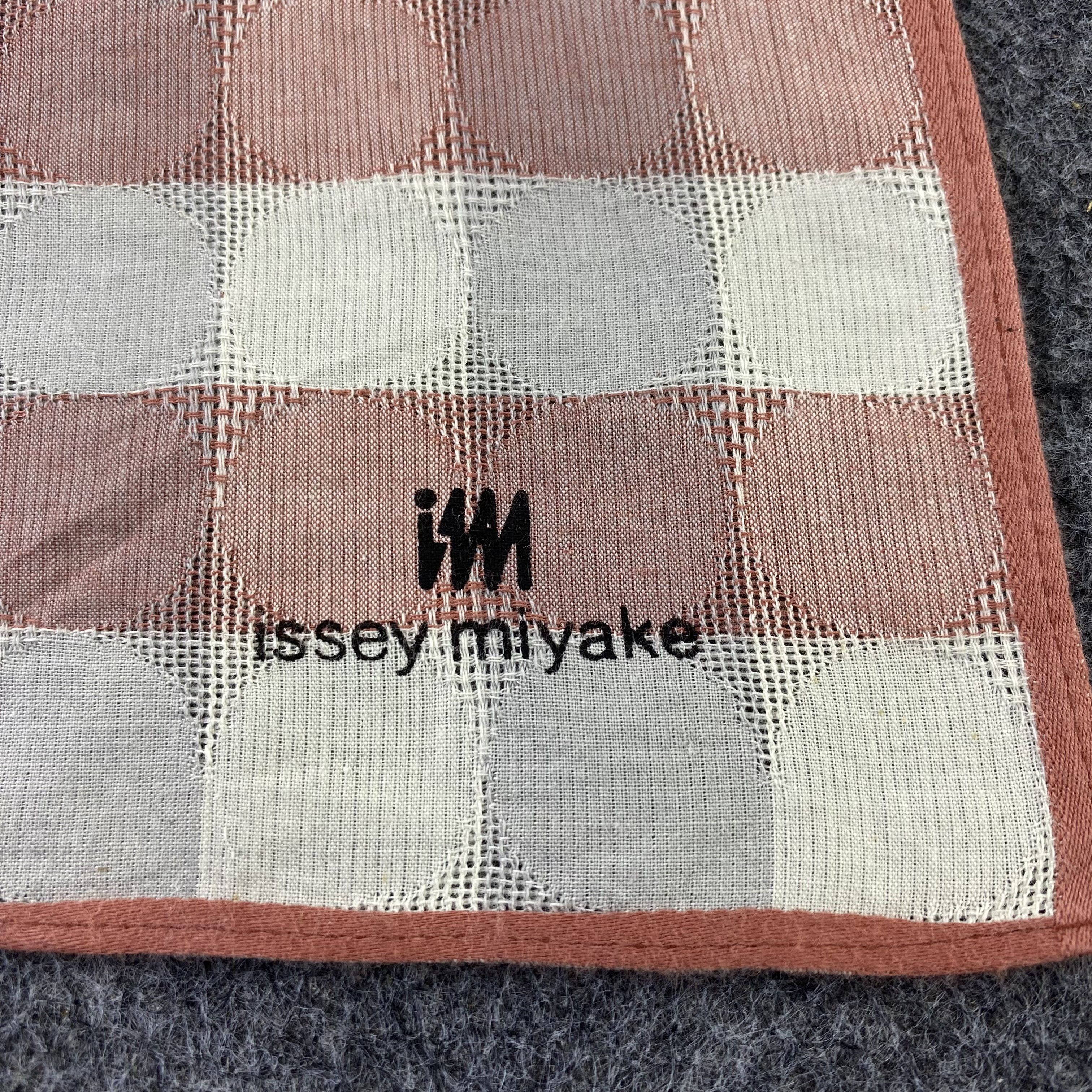 Issey Miyake × Japanese Brand Issey Miyake Handkerchief / Bandana / Neckerchief-B1206 Size ONE SIZE - 5 Thumbnail