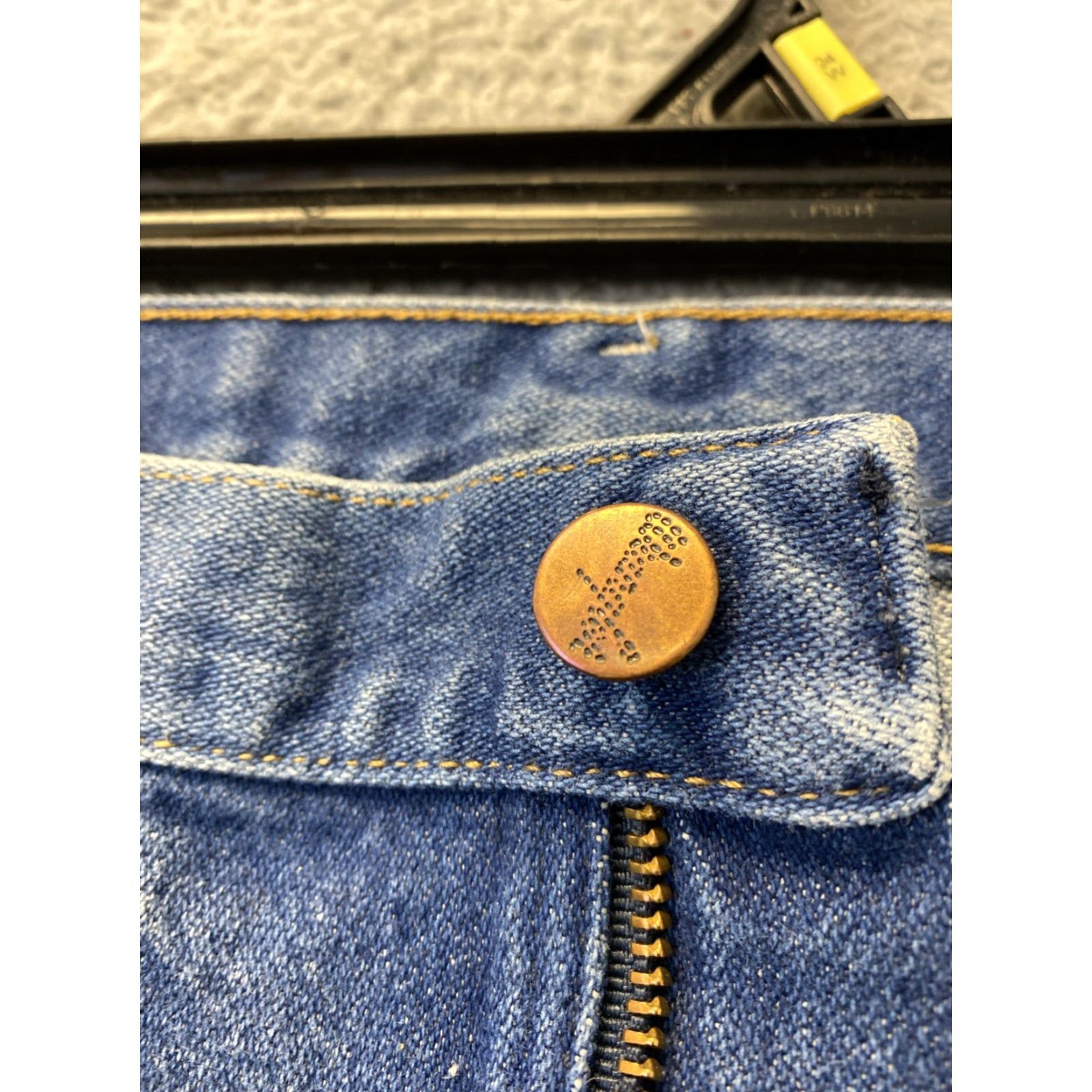 Wrangler VINTAGE Wrangler Jeans Work Pants Blue 32 x 32 Heavy Duty Straight Fit Outdoors Mens Size US 32 / EU 48 - 4 Thumbnail