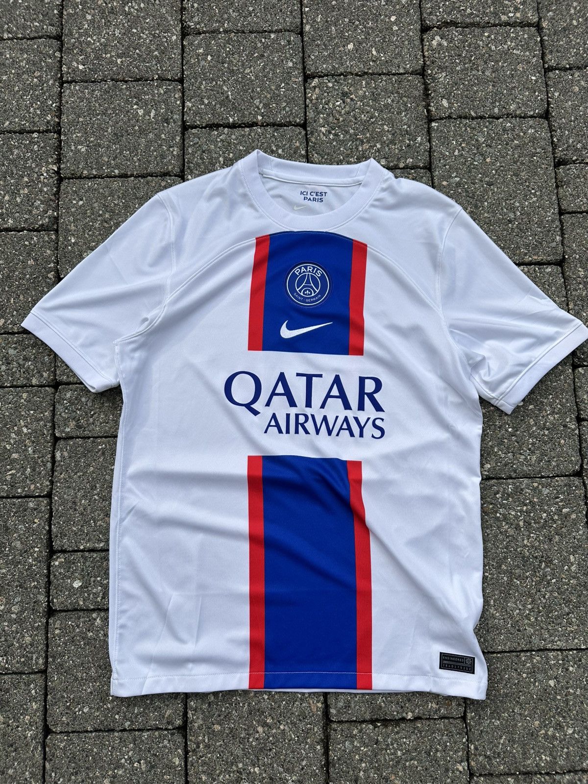 Nike PSG Paris Mbappe 2023 Jersey Size US M / EU 48-50 / 2 - 1 Thumbnail